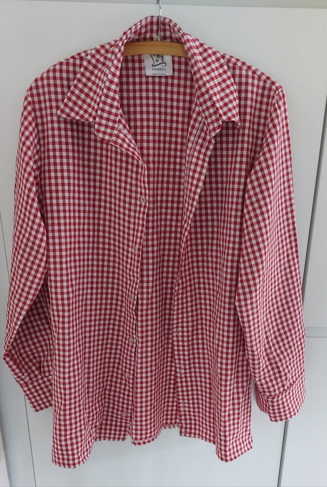 Rood-wit geruit heren overhemd, mt XS oktoberfest /tirol, Ophalen of Verzenden, Zo goed als nieuw