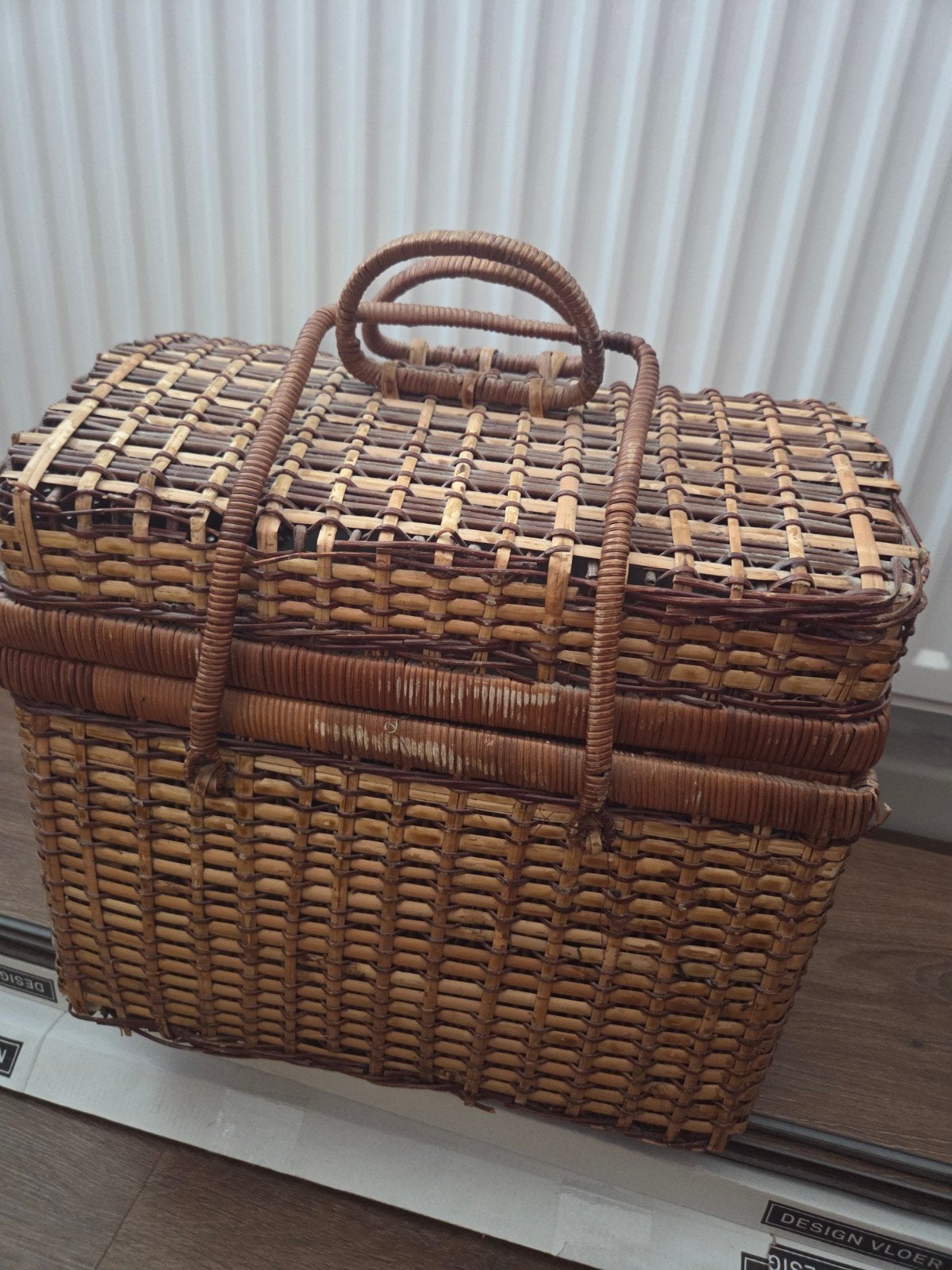 Vintage rieten naaimand/kist met toebehoren, Ophalen of Verzenden, Gebruikt, Overige typen