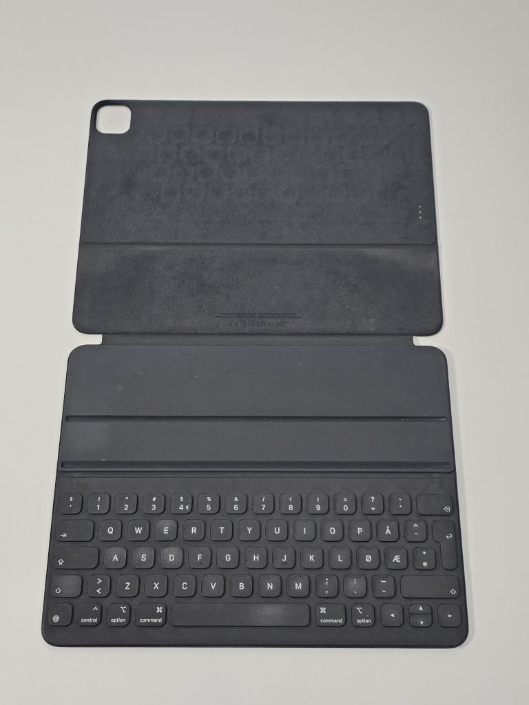 Apple Smart Keyboard QWERTY - iPad Pro 12.9 3/4 - Noors, Apple Distribution International, Contactus.ie@euro.apple.com, Hollyhill Industrial Estate 23, YK84 Cor, Ierland