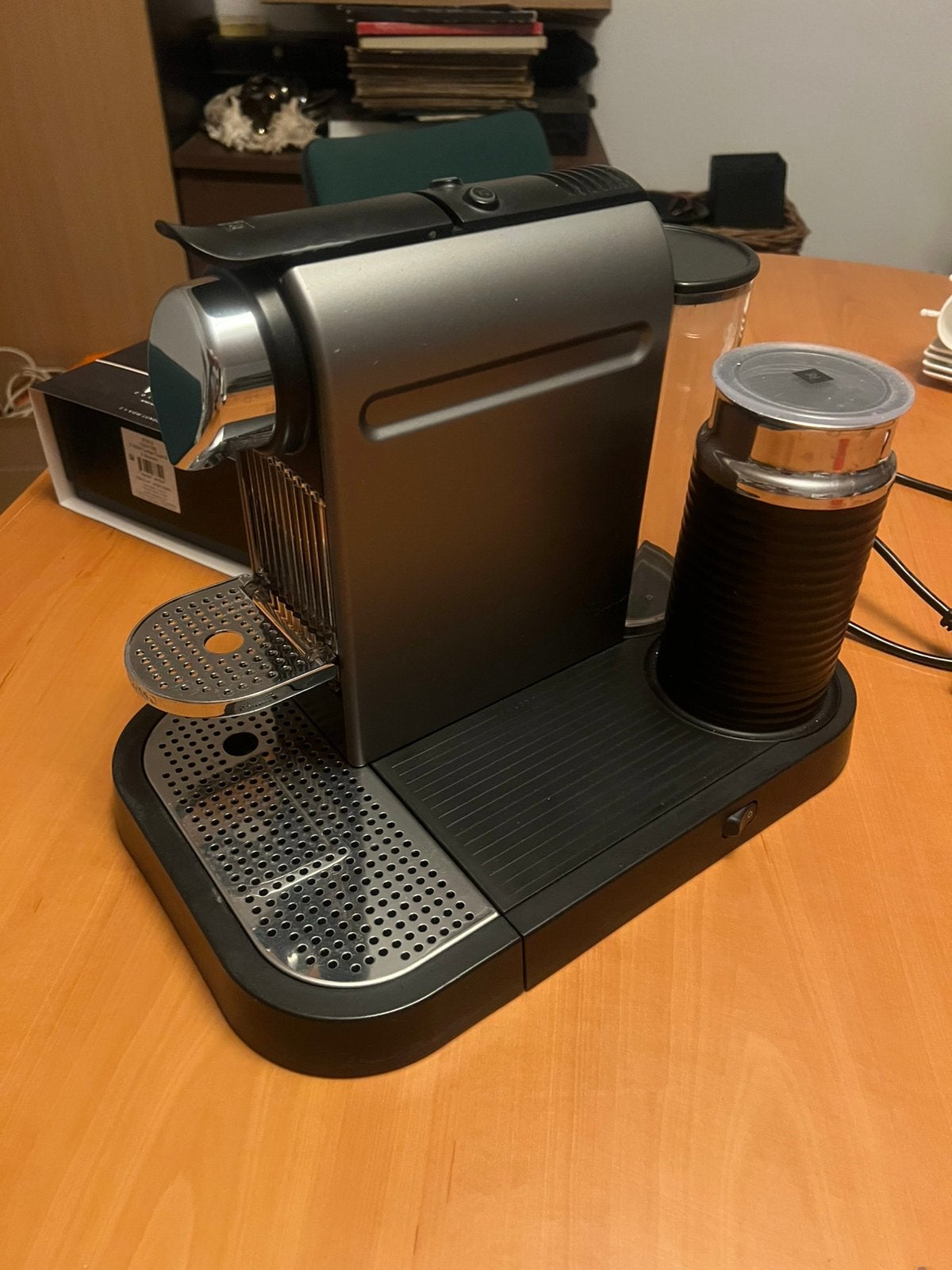 Nespresso Apparaat, Ophalen of Verzenden, Gebruikt, Espresso apparaat, Koffiepads en cups