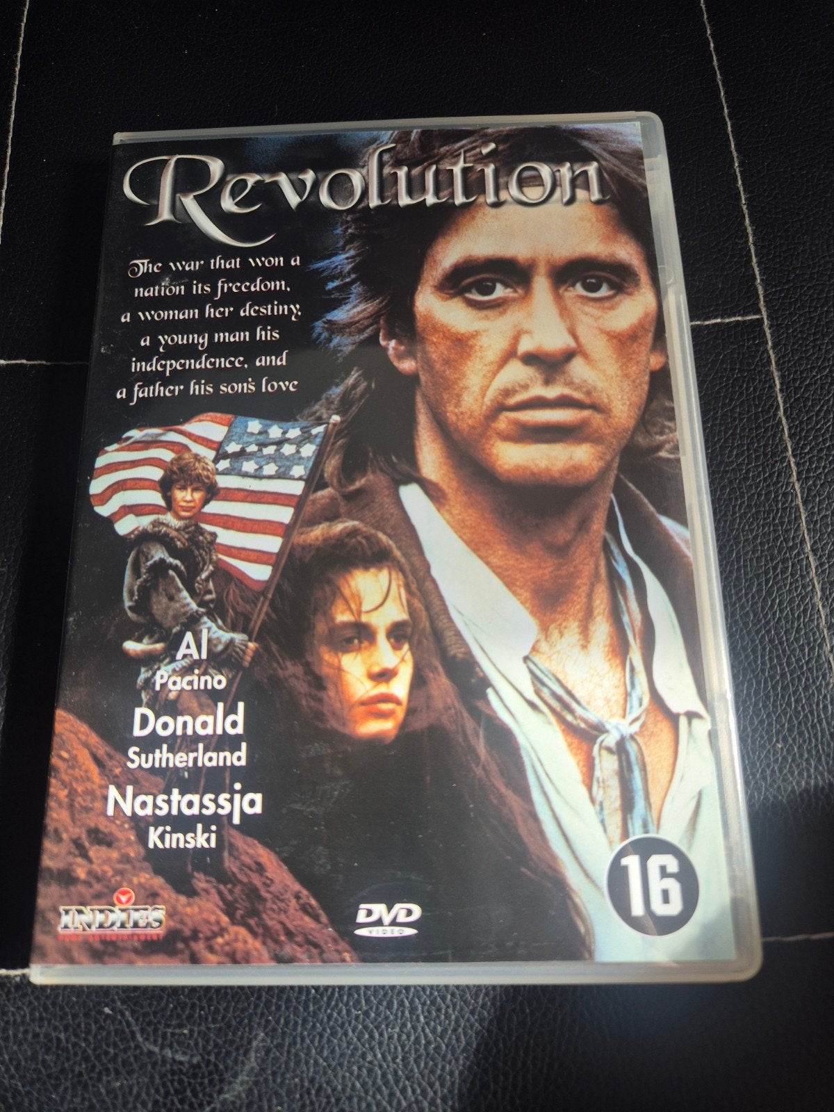 Revolution, Ophalen of Verzenden, Zo goed als nieuw, Actie en Avontuur