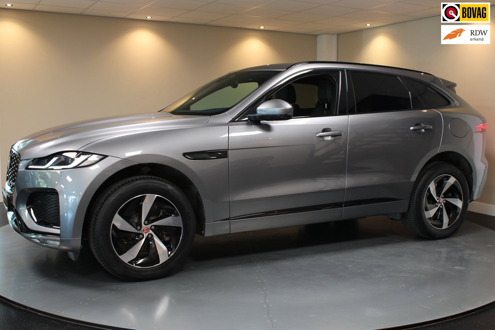 Jaguar F-PACE 2.0 P400e PHEV R-Dynamic *404Pk! Dealer OH|Mer, Auto's, Jaguar, Automaat, Dealer onderhouden, 404 pk, Gebruikt