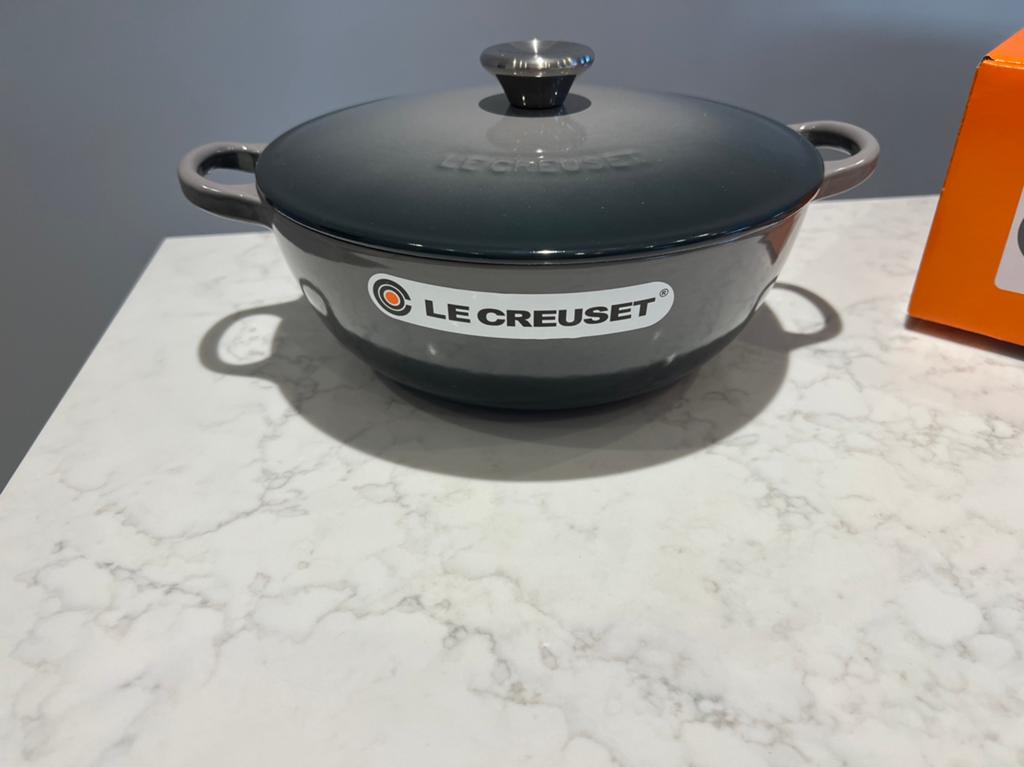 Nieuwe Le Creuset Marmite Flint/Oyster 24 cm, Huis en Inrichting, Keuken | Potten en Pannen, Gietijzer, Nieuw, Ophalen of Verzenden