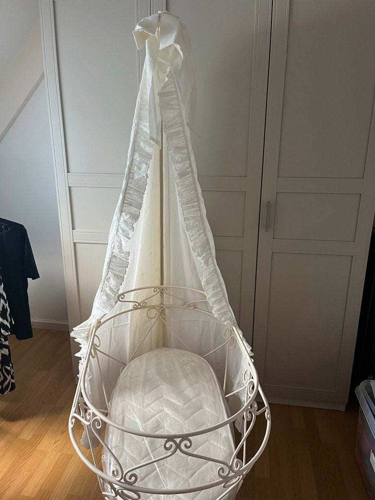 Smeedijzeren wieg met matras en bekleding, Ophalen, Gebruikt, Wieg