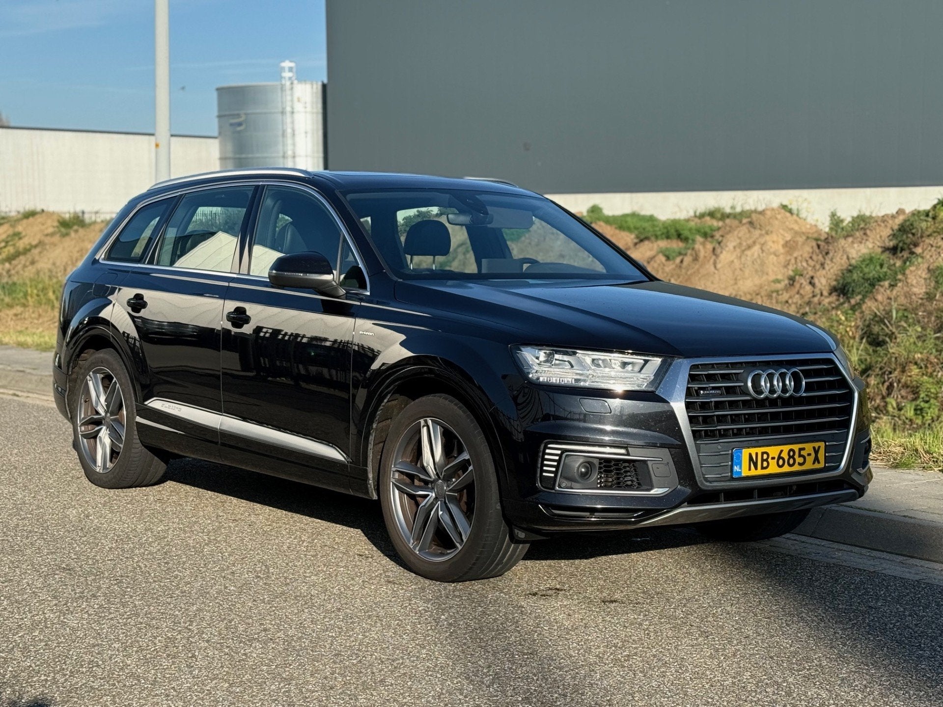 Audi Q7 3.0 TDI Hybride e-tron quattro Sport Panoramadak / T, Auto's, Audi, Automaat, Dealer onderhouden, Gebruikt, 2420 kg