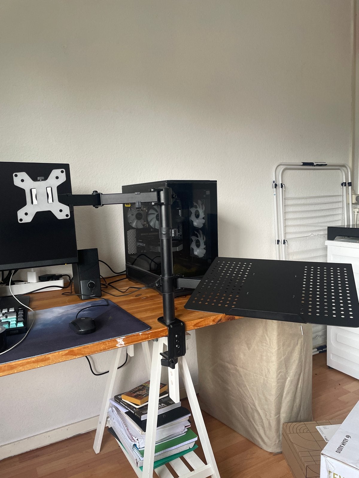 Monitorarm met laptopstandaard, Computers en Software, Monitoren, Ophalen, Zo goed als nieuw