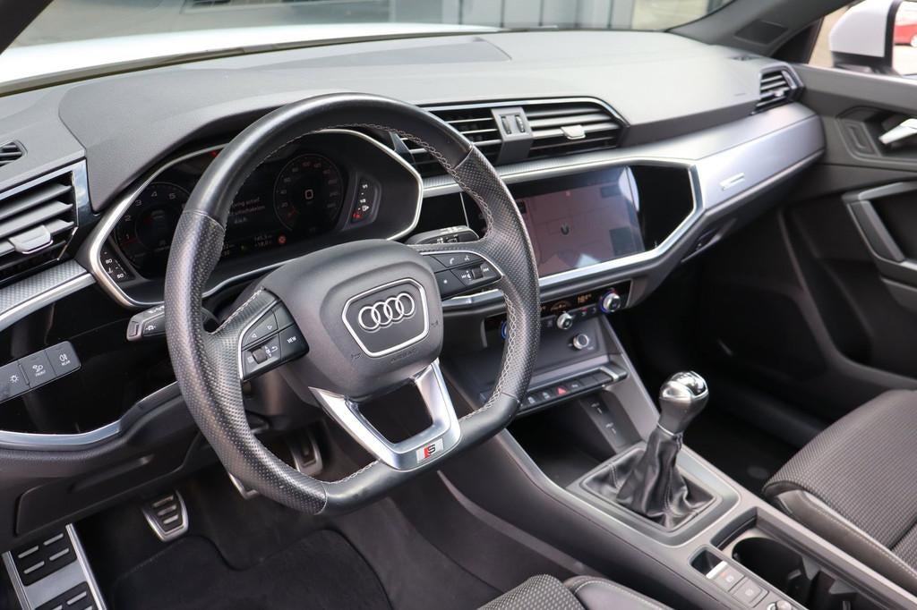 Audi Q3 35 TFSI S LINE|LED|Navigatie|Camera|S line interieur, Auto's, Audi, Voorwielaandrijving, Zwart, 4 cilinders, 150 pk