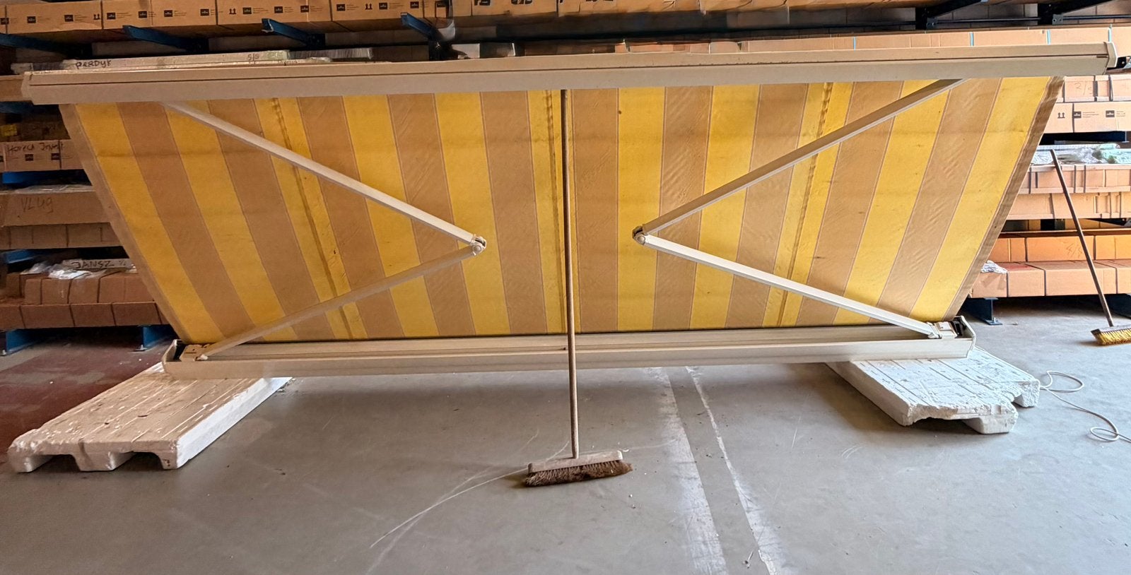 Zonnescherm/Knikarmscherm 4.40m x 3.25m, Ophalen, Gebruikt, Elektrisch, 250 cm tot 450 cm