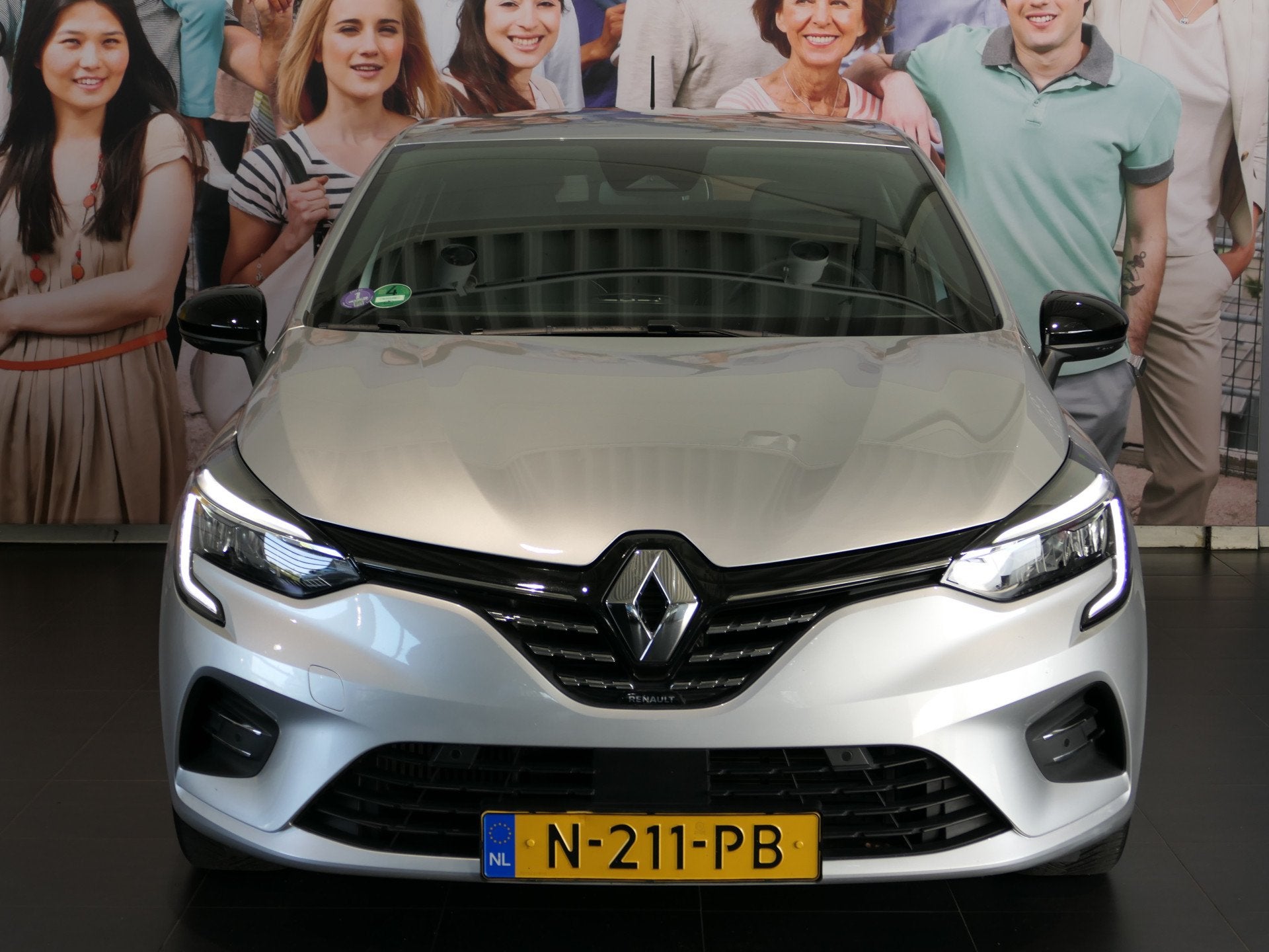 Renault Clio 1.0 TCe Intens | Occasion Lease vanaf €434 p/, Voorwielaandrijving, 1071 kg, Gebruikt, Leder en Stof