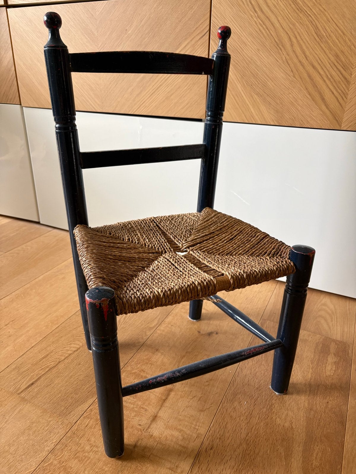 Vintage kinderstoel met rieten zitting, Ophalen