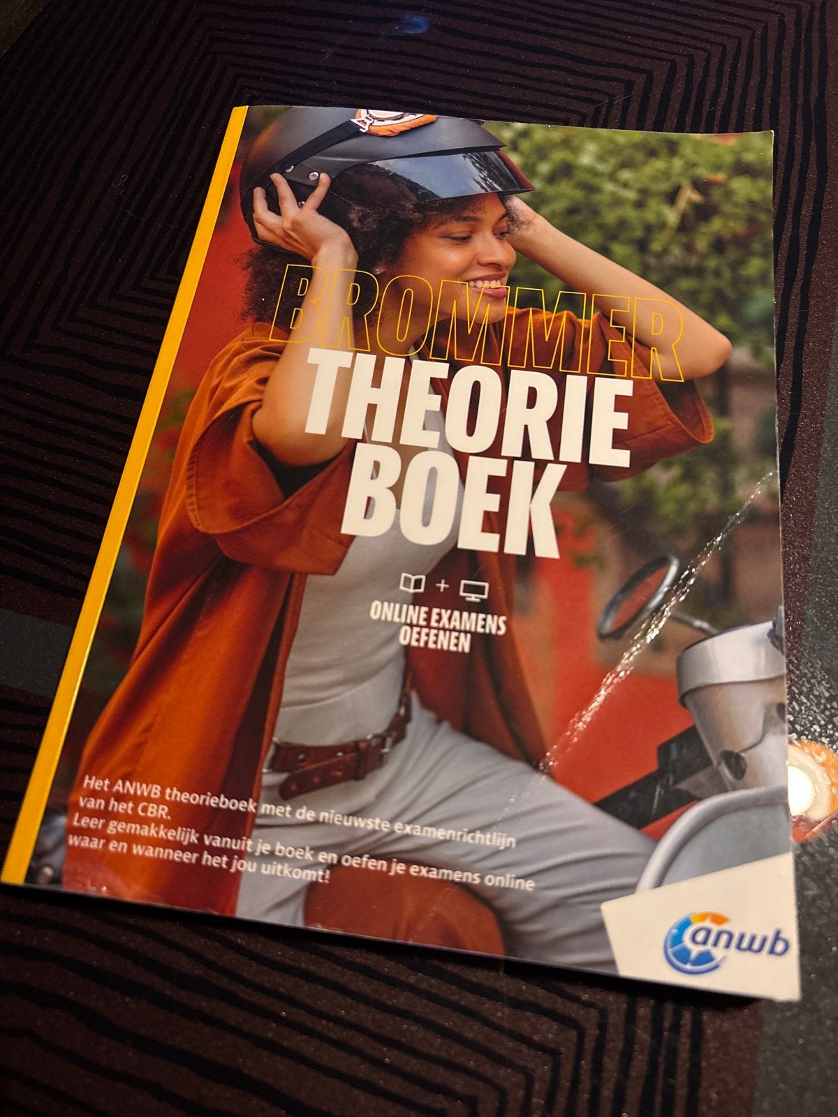 ANWB Brommer Theorieboek + Online Examens Oefenen, Boeken, Ophalen of Verzenden, Zo goed als nieuw, Algemeen