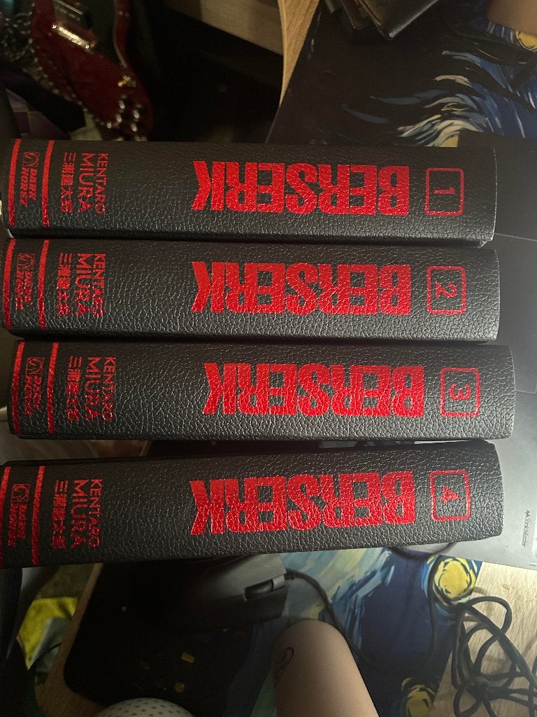 Berserk Deluxe edition volume 1-4, Zo goed als nieuw, Meerdere stripboeken, Kentaro Miura, Ophalen of Verzenden