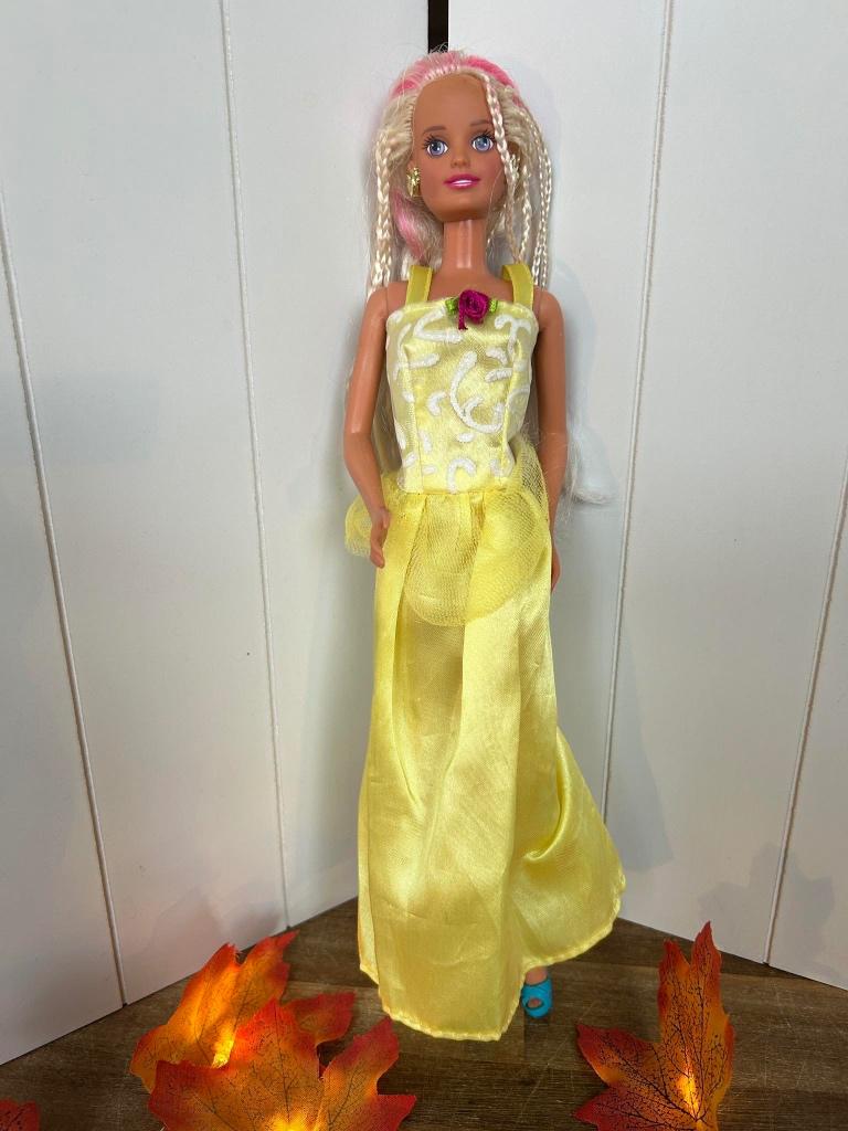 Sindy met roze highlights 1994 Hasbro, Ophalen of Verzenden, Gebruikt, Fashion Doll