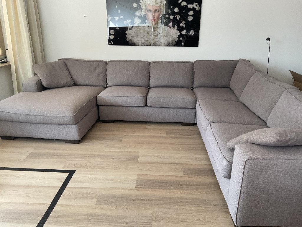 GRATIS Grijze u-bank / hoekbank 358 cm breed - 288 diep, Huis en Inrichting, Ophalen, Gebruikt, Stof, Modern u bank/grote bank met longchair