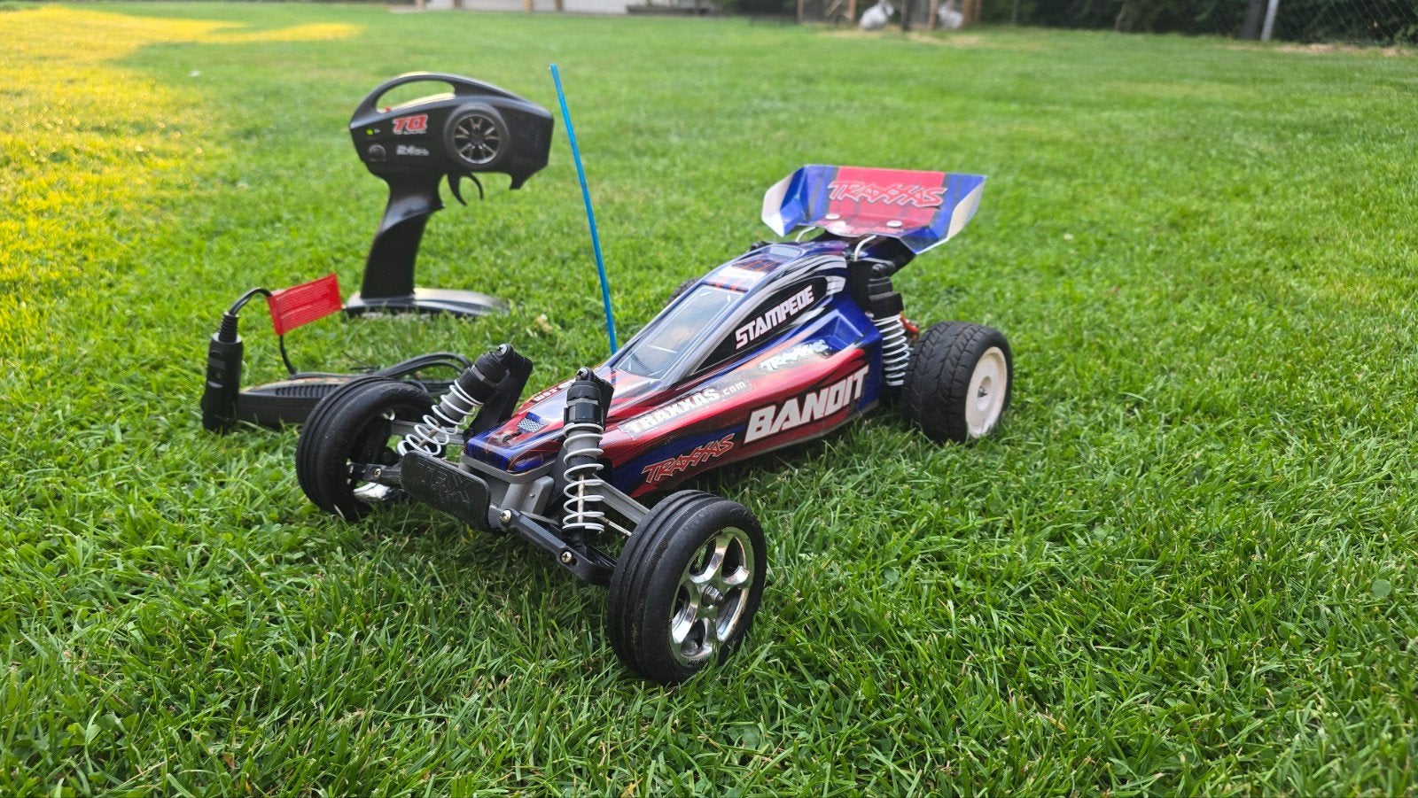 Traxxas Bandit

Xl5 waterproof
2.4 ghz zenderset
Gratis 8.4v, Hobby en Vrije tijd, Modelbouw | Radiografisch | Auto's, Ophalen of Verzenden