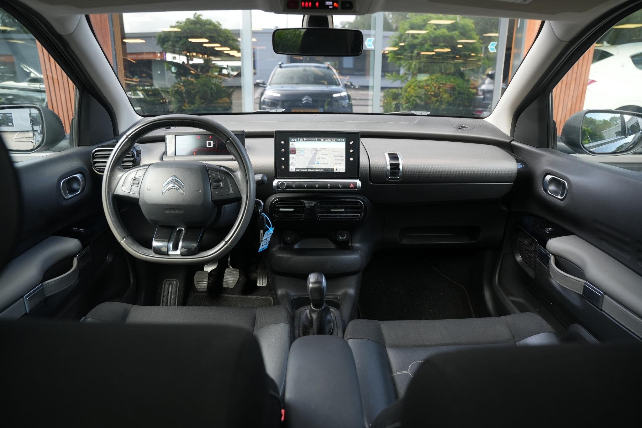 Citroen C4 Cactus 1.2 PureTech Business Plus, Voorwielaandrijving, Parkeersensor, Stof, Euro 6