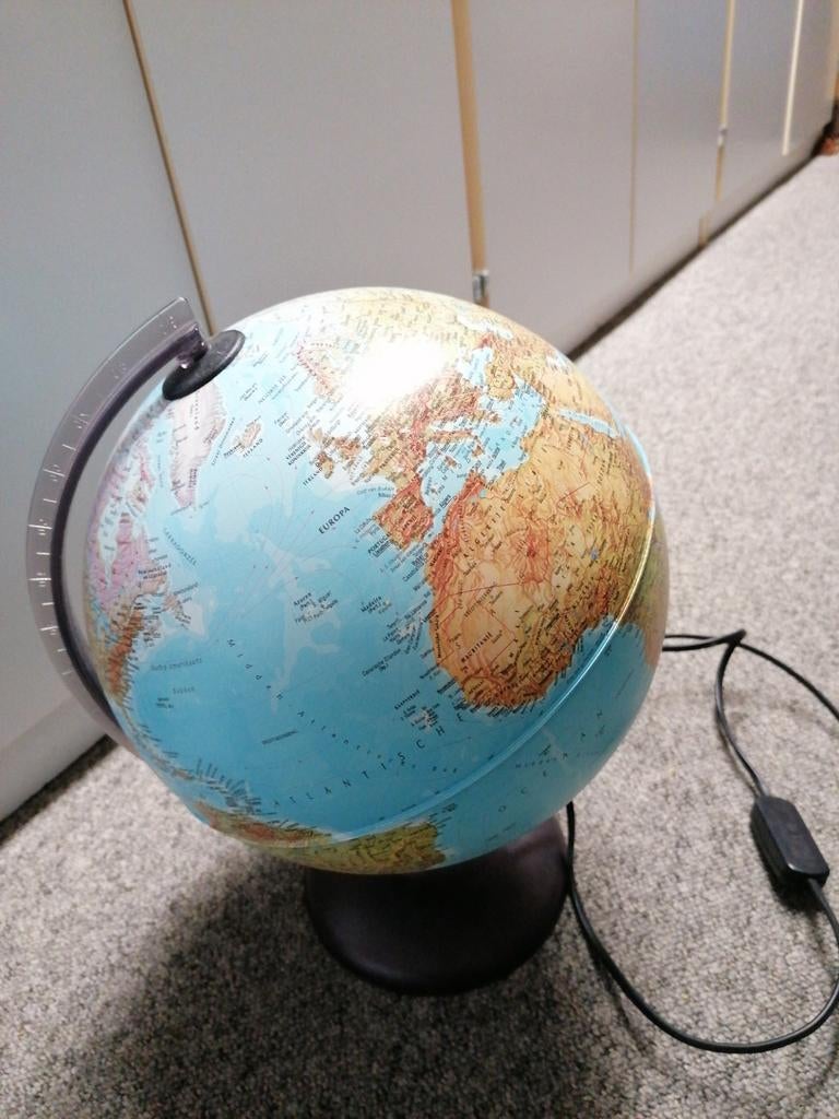 Gedetailleerde Wereldbol - Zie beschrijving, Ophalen of Verzenden, Zo goed als nieuw