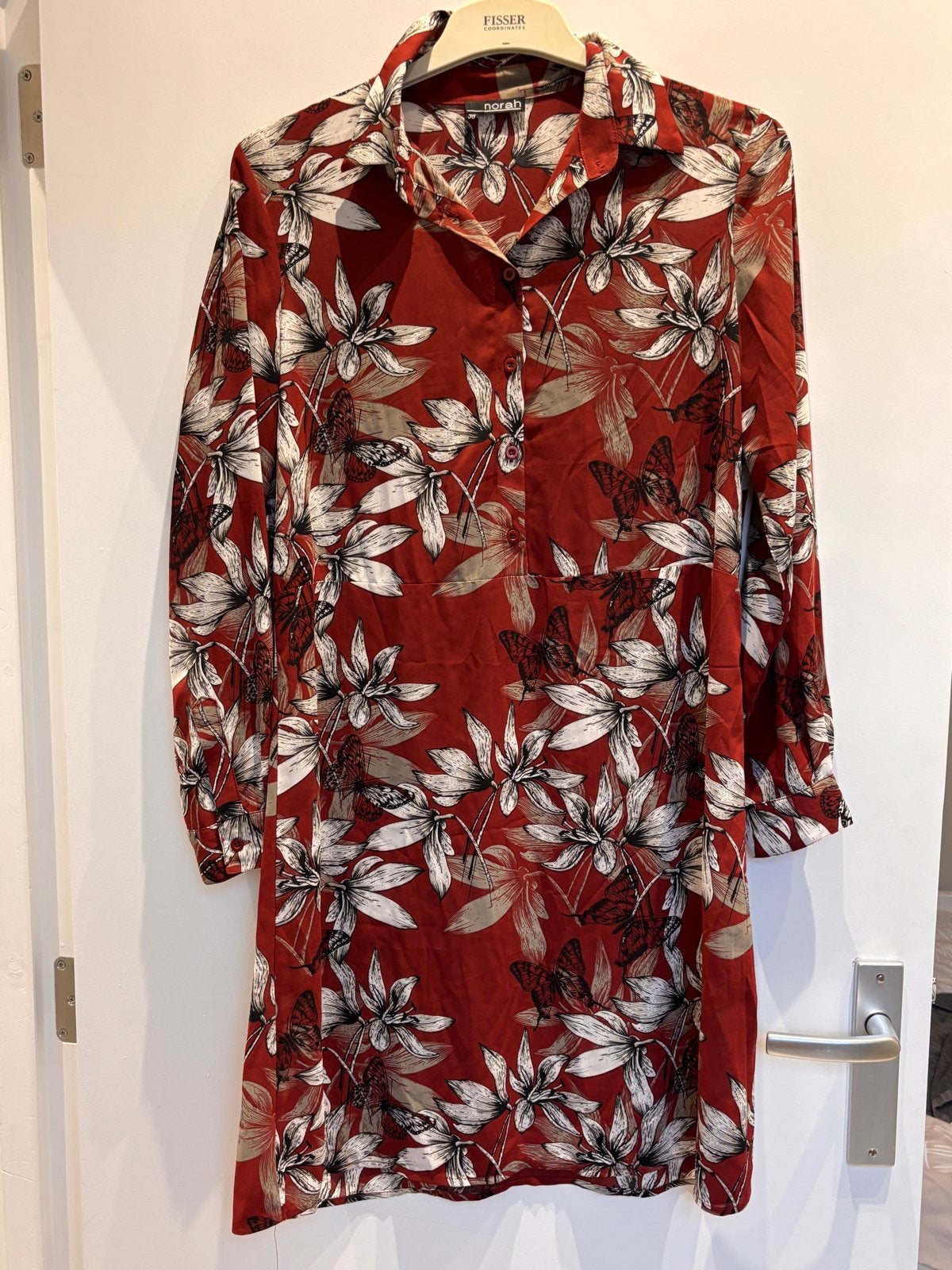 Norah Jurk met Bloemen- en Vlinderprint - Maat 38, Maat 38/40 (M), Ophalen of Verzenden, Zo goed als nieuw, Boven de knie