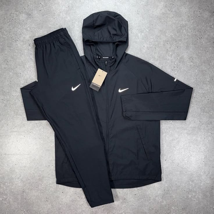 nike tracksuit set, Zwart, Nike, Ophalen of Verzenden, Algemeen