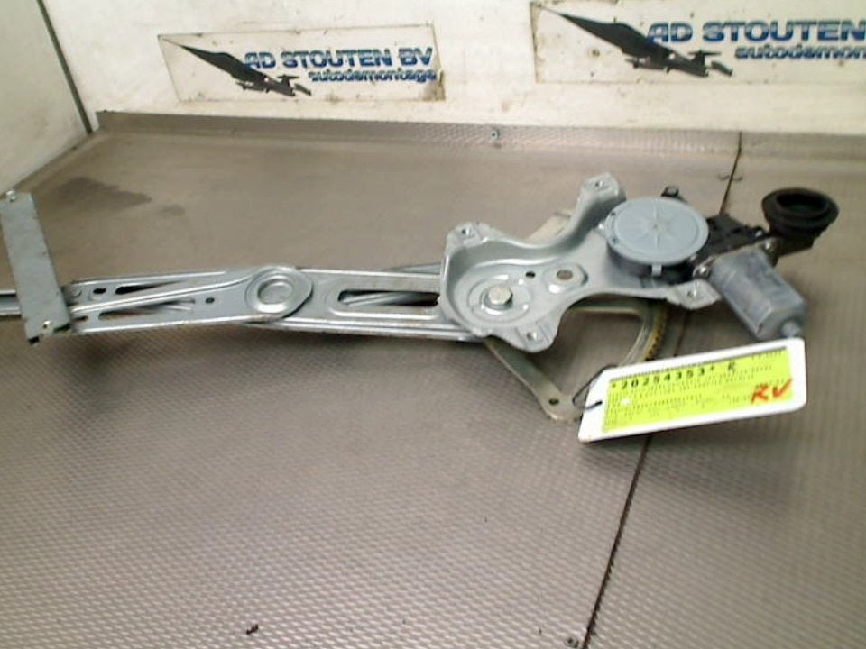 Raammechaniek Elek Rechts Voor Toyota Auris (E15) 857100D100, Auto-onderdelen, Carrosserie en Plaatwerk, Gebruikt, Kundenbetreuung@toyota.de