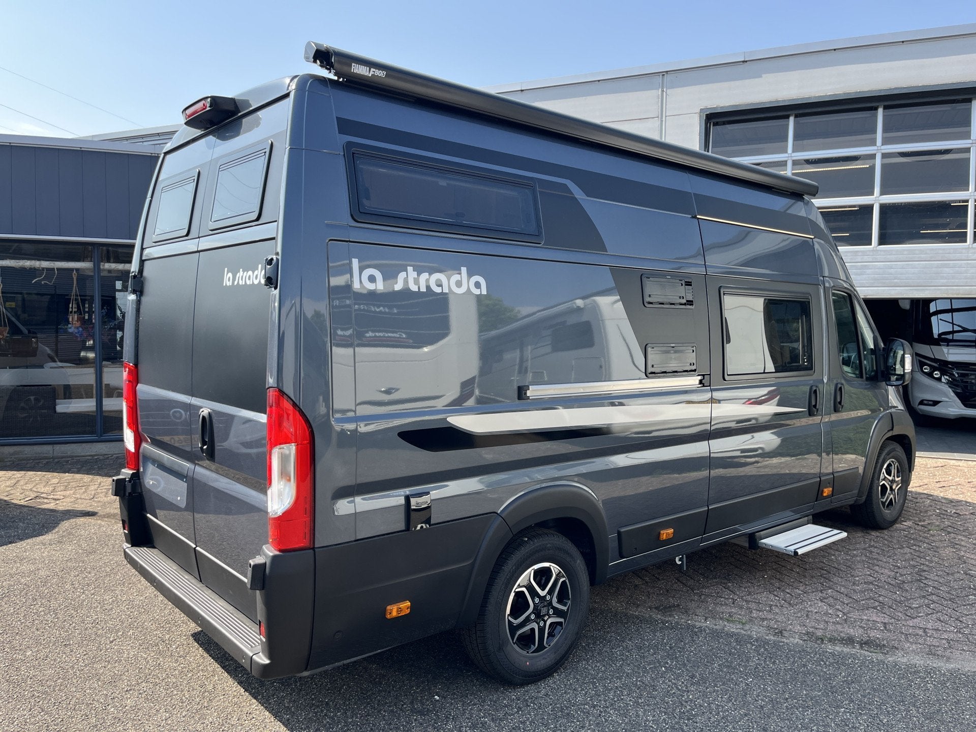 Caravans And Camping LA