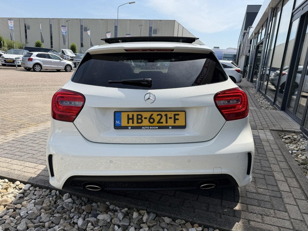 Mercedes-Benz A-klasse 180 122PK AMG NIGHT EDITION AUTOMAAT, Auto's, Gebruikt, 4 cilinders, 19 km/l, 695 kg