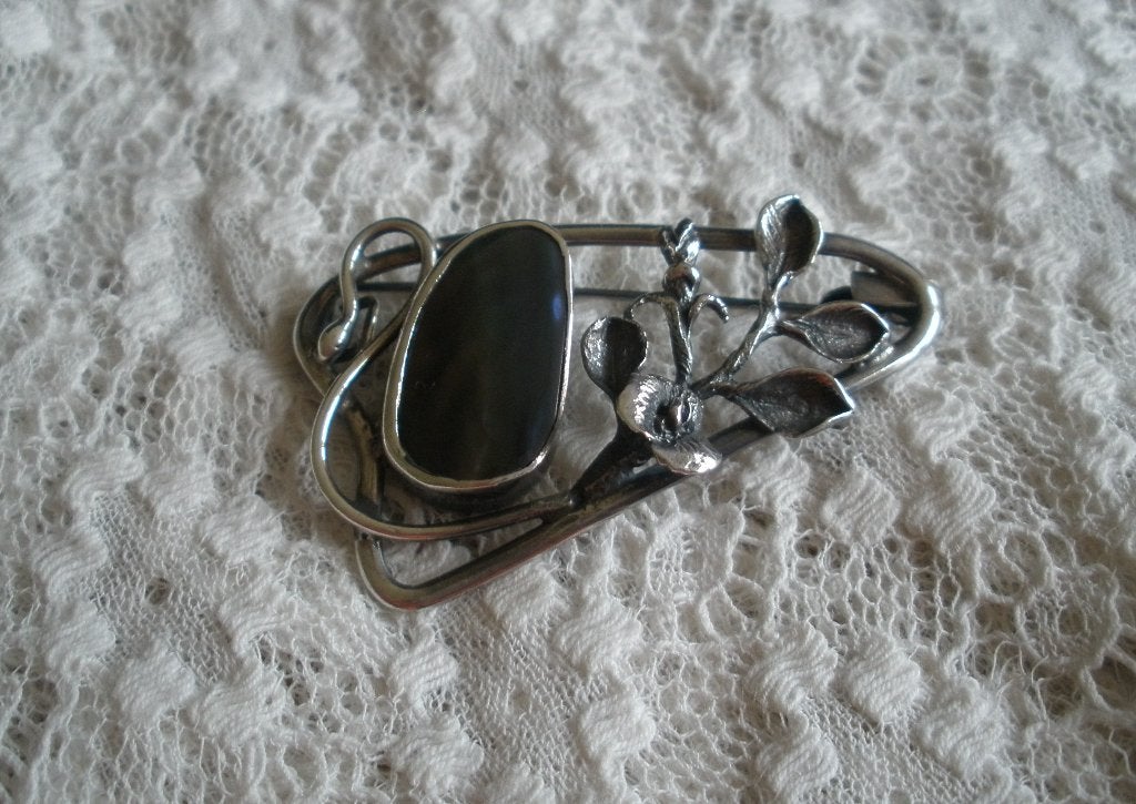 Antieke zilveren broche / ATP ???, Sieraden, Tassen en Uiterlijk, Ophalen of Verzenden, Zilver, Broche, Met edelsteen