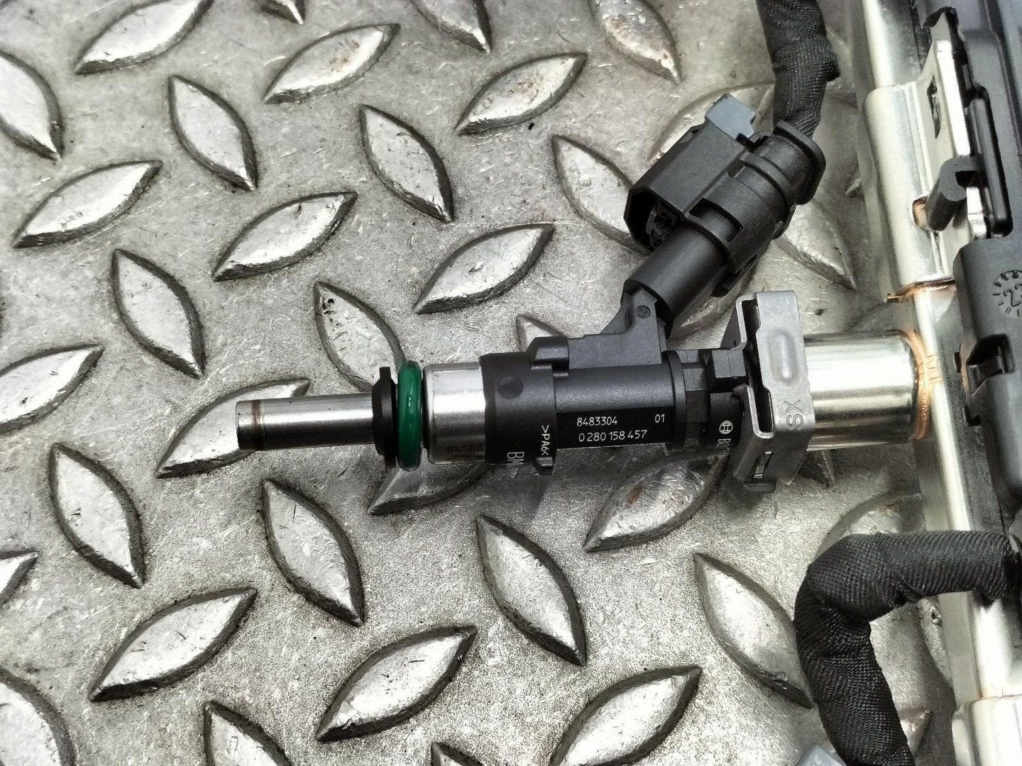 BMW X2 BRANDSTOF INJECTOR / VERSTUIVER 13538483304 2023, Ophalen of Verzenden, Gebruikt, Stiba lid