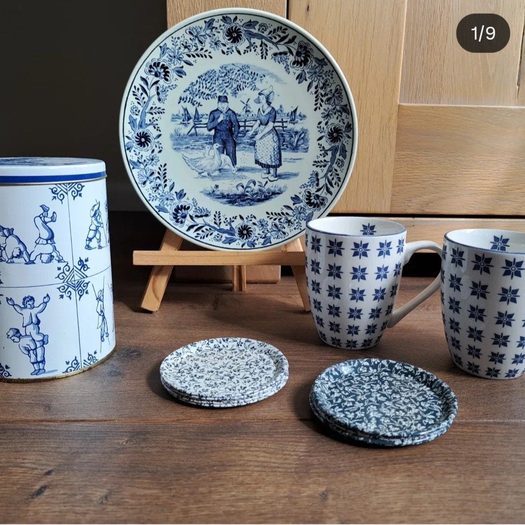 2 mokken 10 onderzetters bewaarblik blauw wit prijs pst, Ophalen of Verzenden