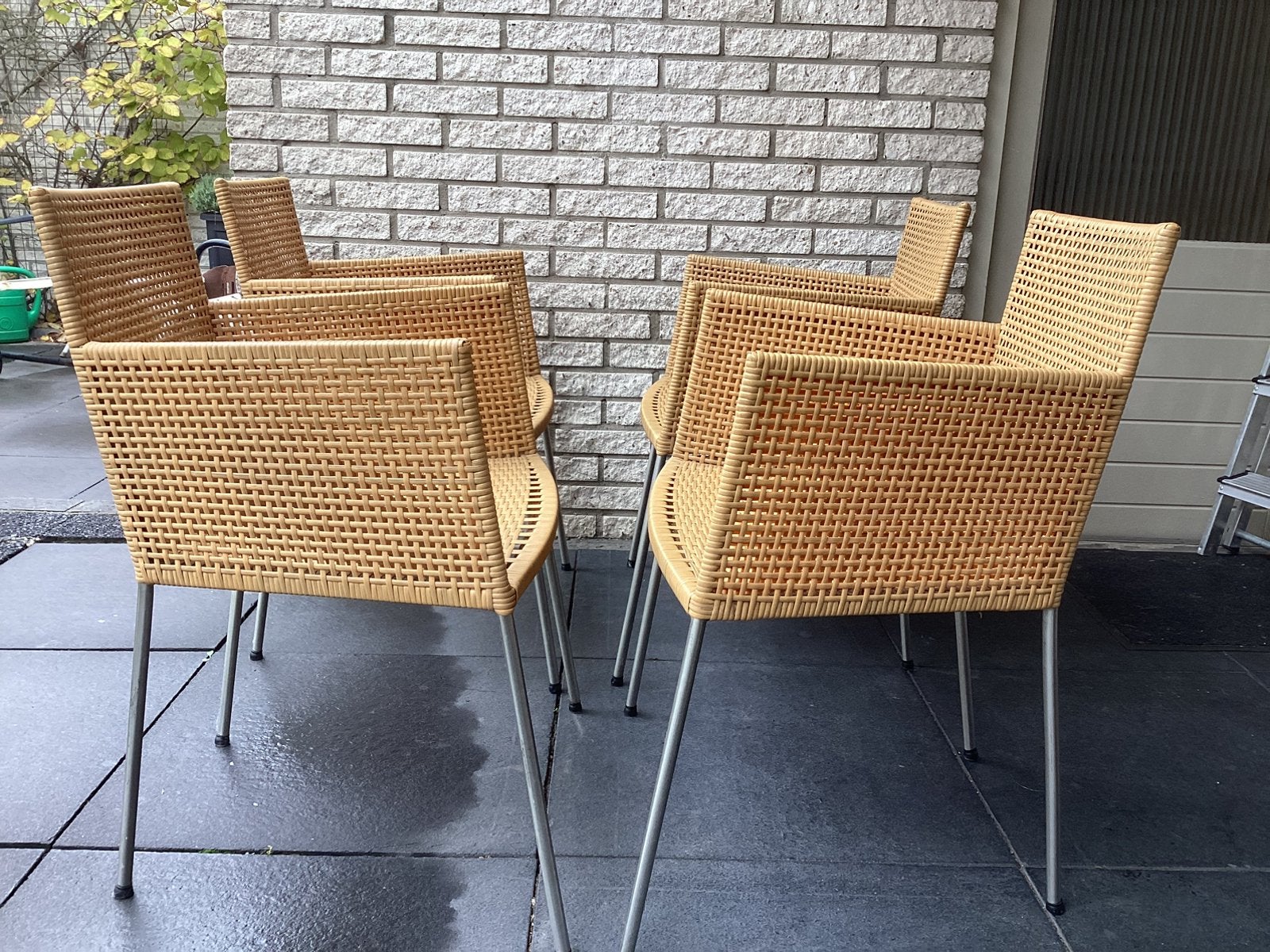 Te koop set van 4 LABEL tiba stoelen kunststof/rotan, Huis en Inrichting, Overige kleuren, Ophalen of Verzenden, Zo goed als nieuw