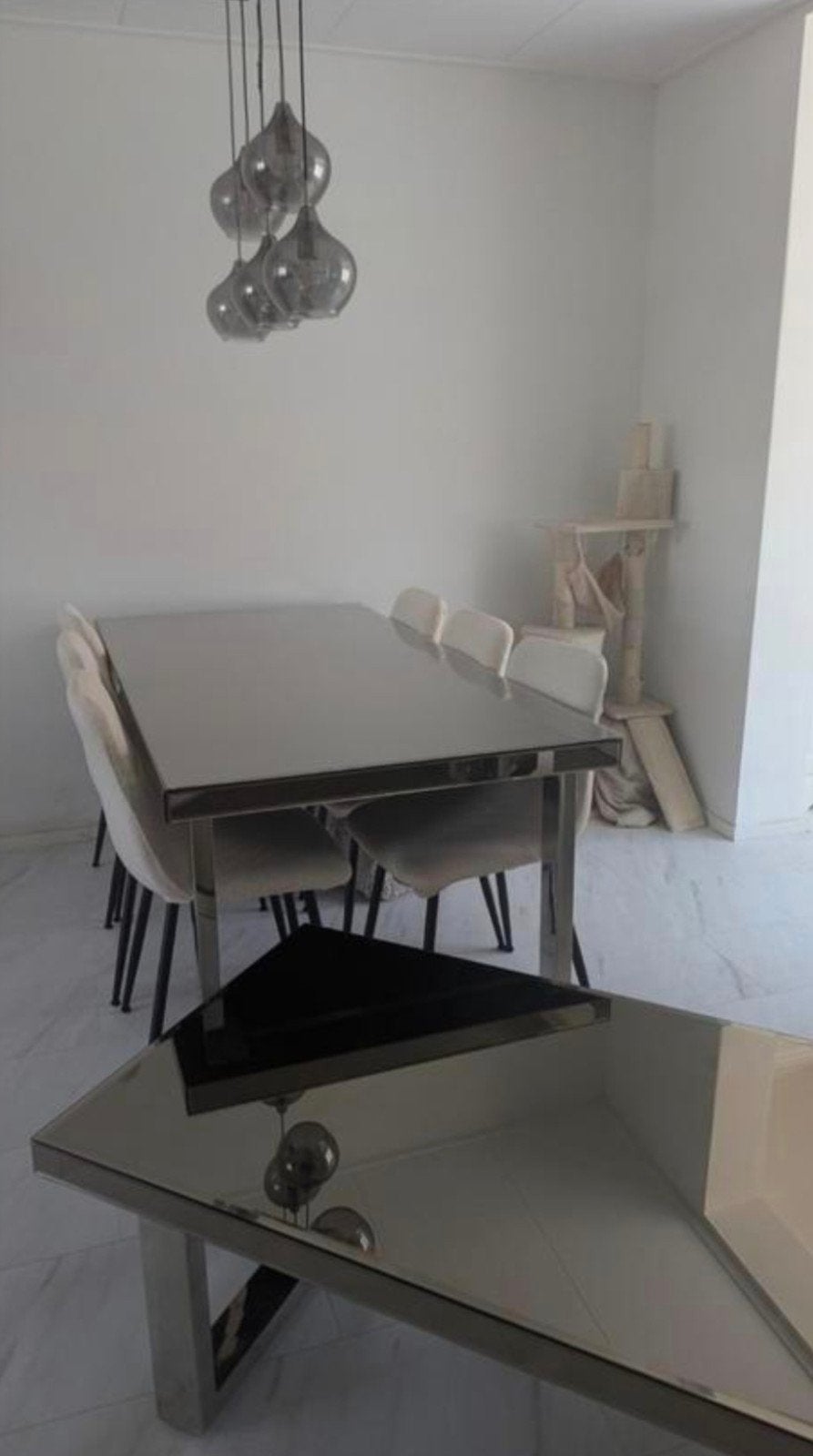 Eettafel en salontafel, Ophalen