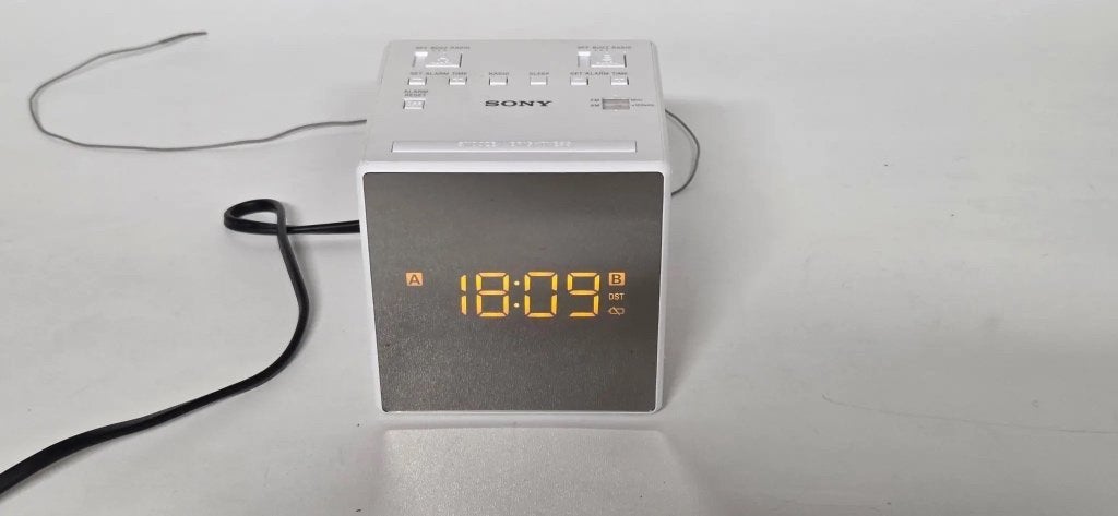 Sony icf C1T wekker radio, Ophalen of Verzenden, Gebruikt, Digitaal