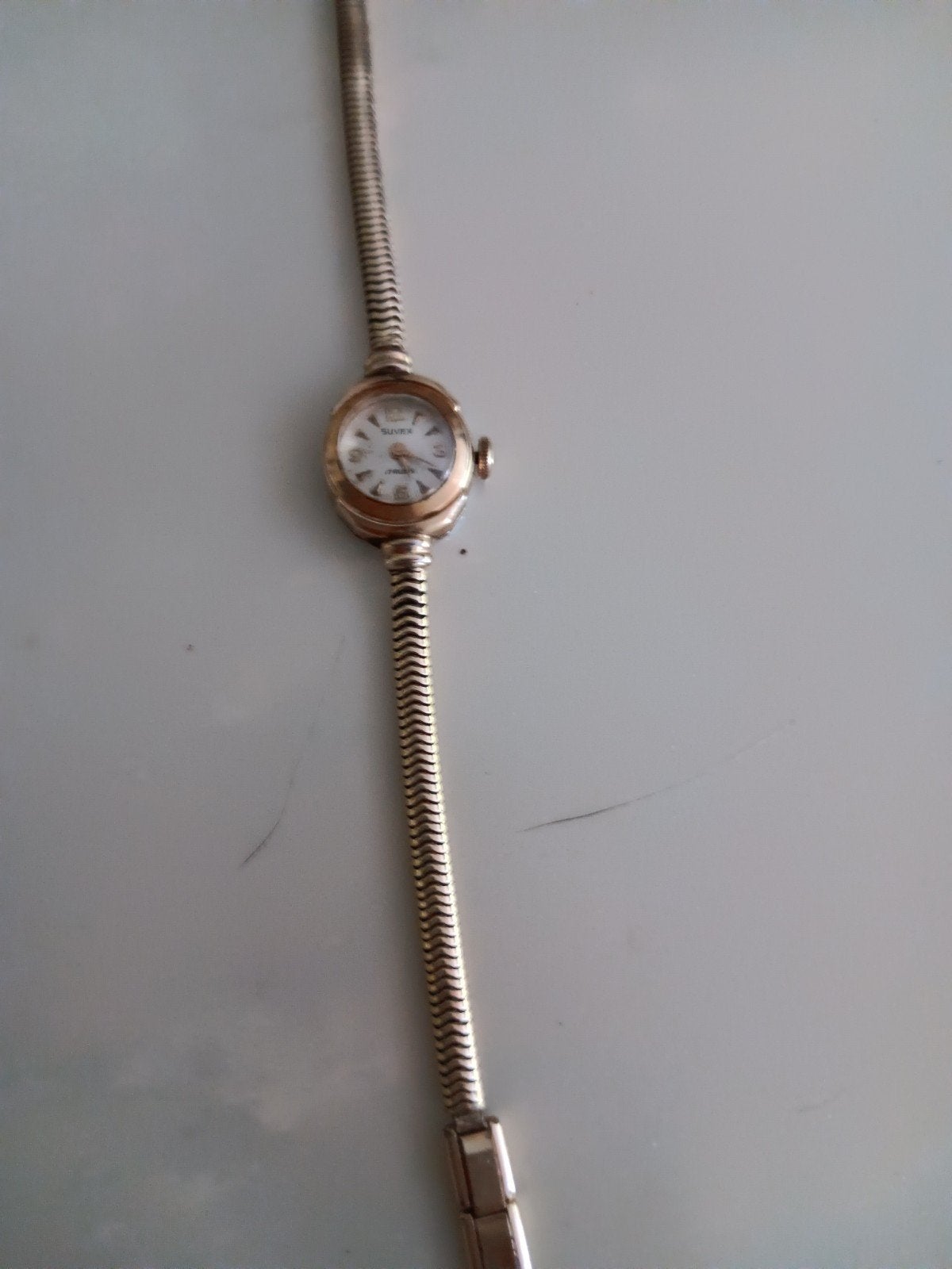 Elegant dames polshorloge - Goudkleurig, Sieraden, Tassen en Uiterlijk, Horloges | Antiek, Overige merken, Polshorloge, Goud, 1960 of later