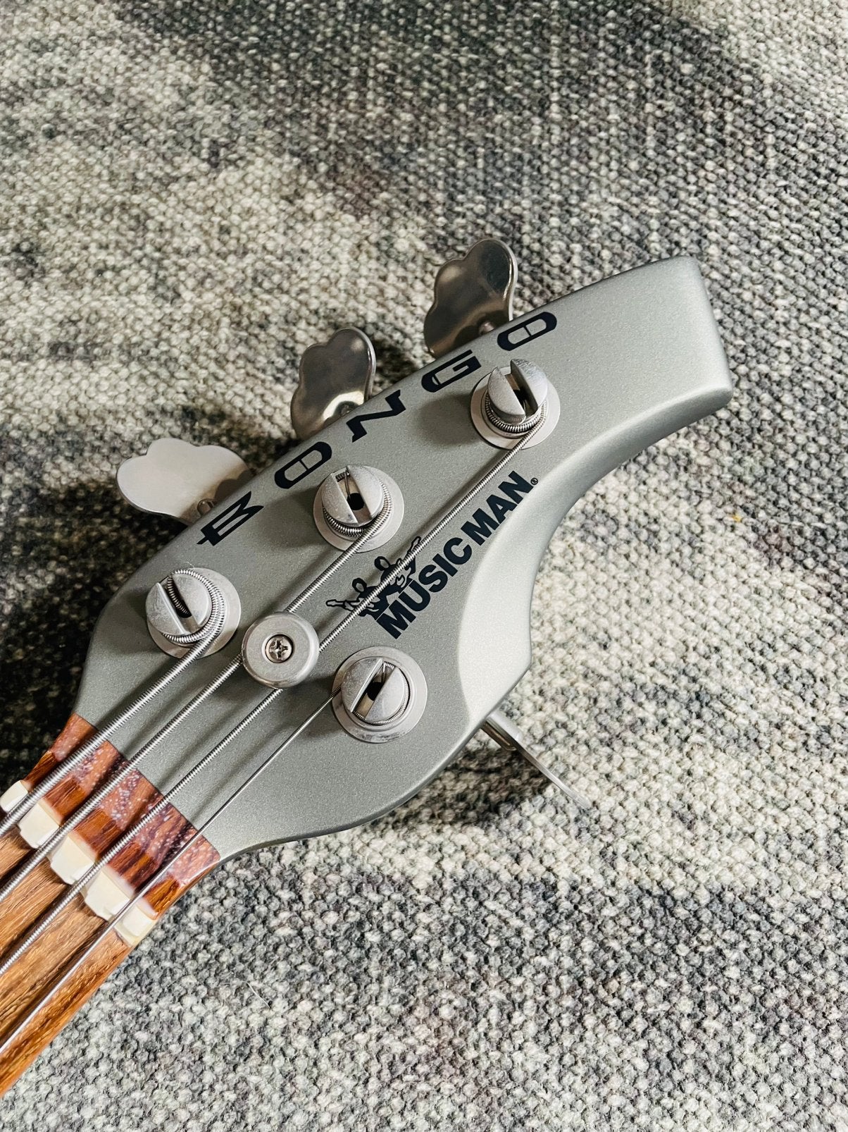 MusicMan Bongo 4 USA Bass 👌, Muziek en Instrumenten, Ophalen, Zo goed als nieuw