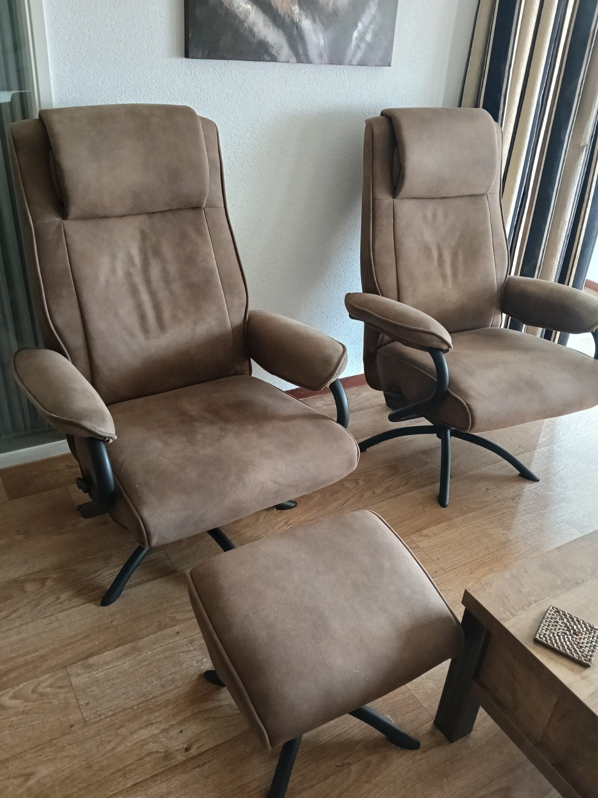 4 Comfortabele relaxfauteuils bruin met 2 voetenbank - Bruin, Ophalen, Modern, Comfortabel, 75 tot 100 cm, Zo goed als nieuw