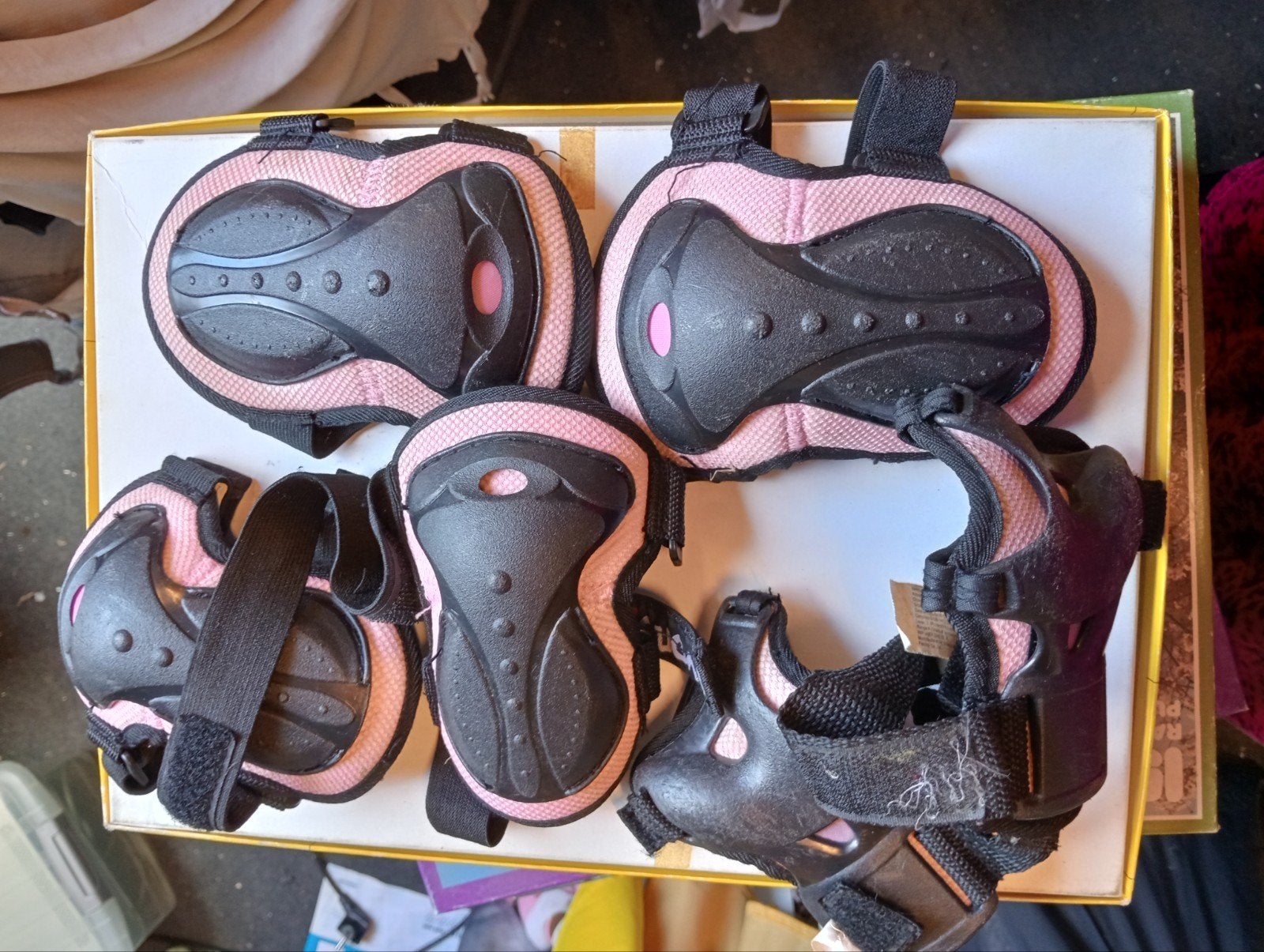 Beschermset voor kinderen - Roze/Zwart, Sport en Fitness, Ophalen of Verzenden, Gebruikt, Kinderen, Bescherming