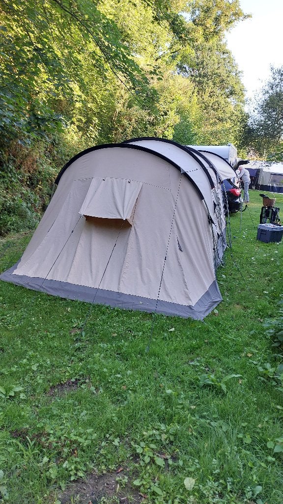 Tunneltent, Caravans en Kamperen, Ophalen, Zo goed als nieuw, Tot en met 4