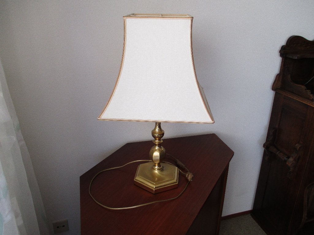 Schemerlamp vierkant model., Huis en Inrichting, 66 cm, Met kap, Ophalen of Verzenden, Zo goed als nieuw