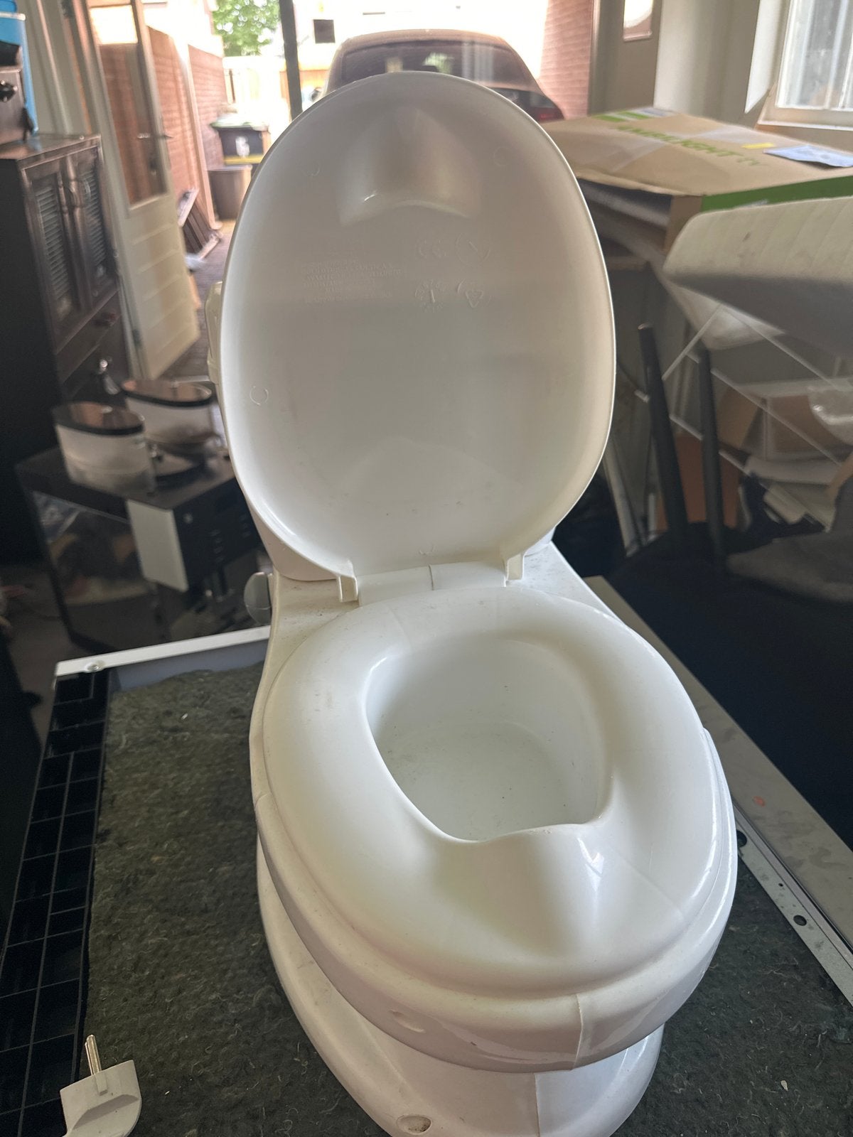 Wit toilet met stortbak en wc-bril, Ophalen of Verzenden, Gebruikt