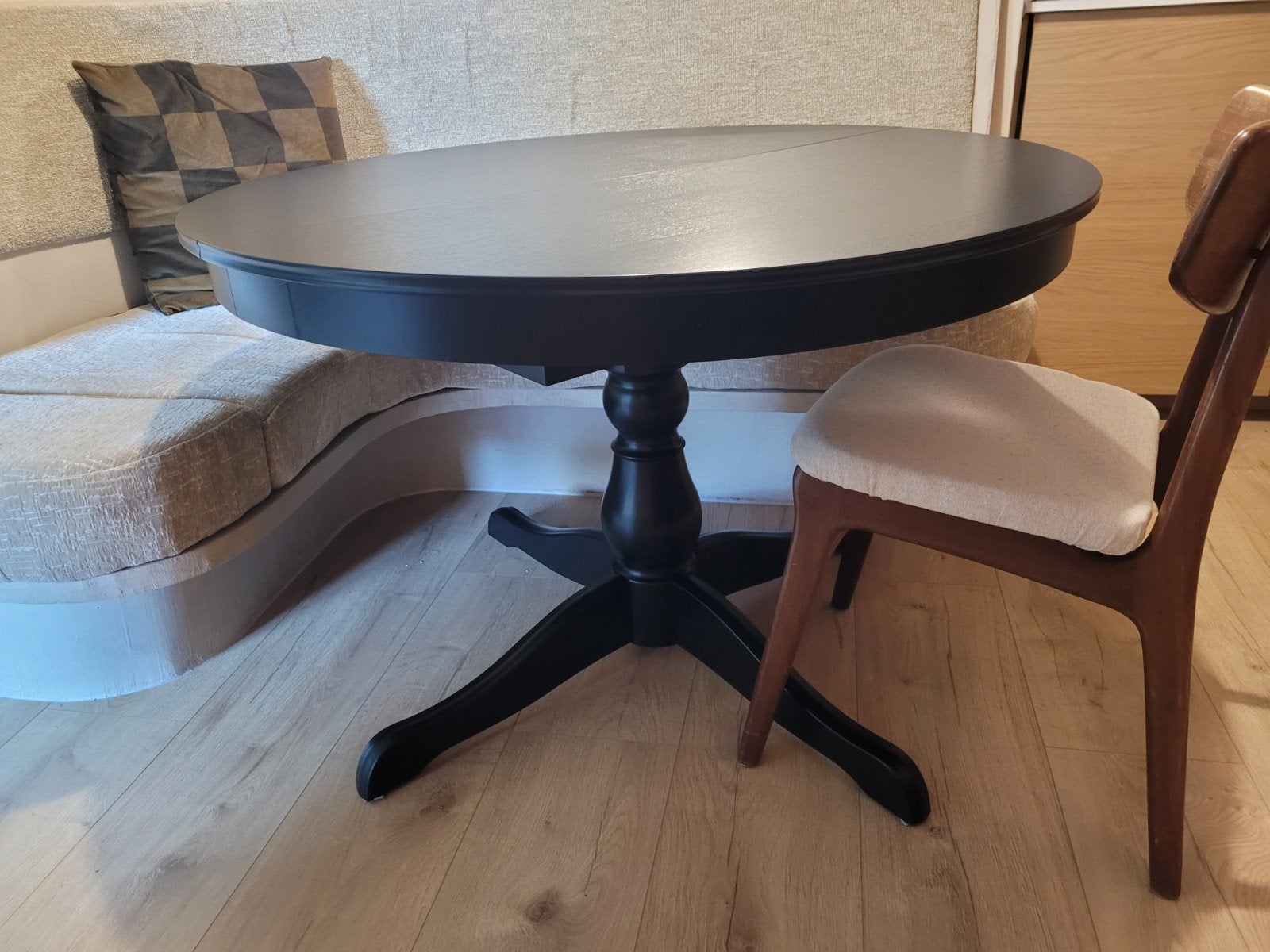 Ikea Ingatorp Uitschuifbare eettafel - Zwart - Ovaal/Rond, Ophalen, Rond, Zo goed als nieuw, Modern, Tijdloos