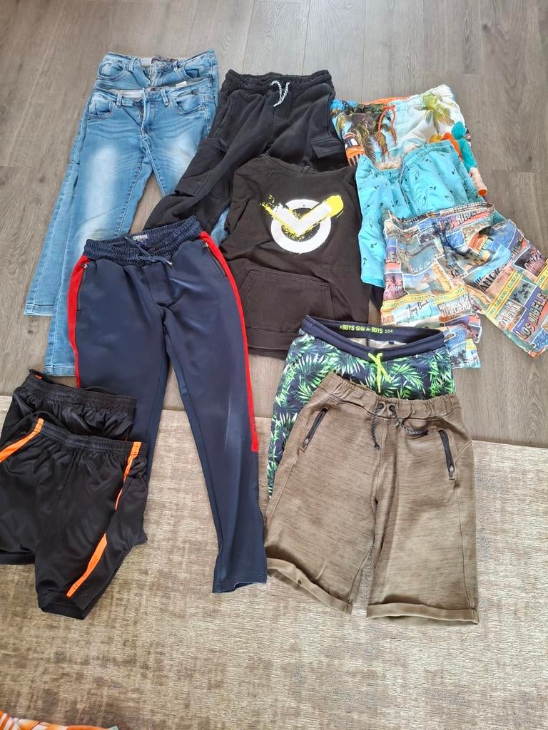 Kledingpakket jongens maat 158 zwembroek, korte broek, Ophalen of Verzenden, Zo goed als nieuw, Jongen, Sport- of Zwemkleding