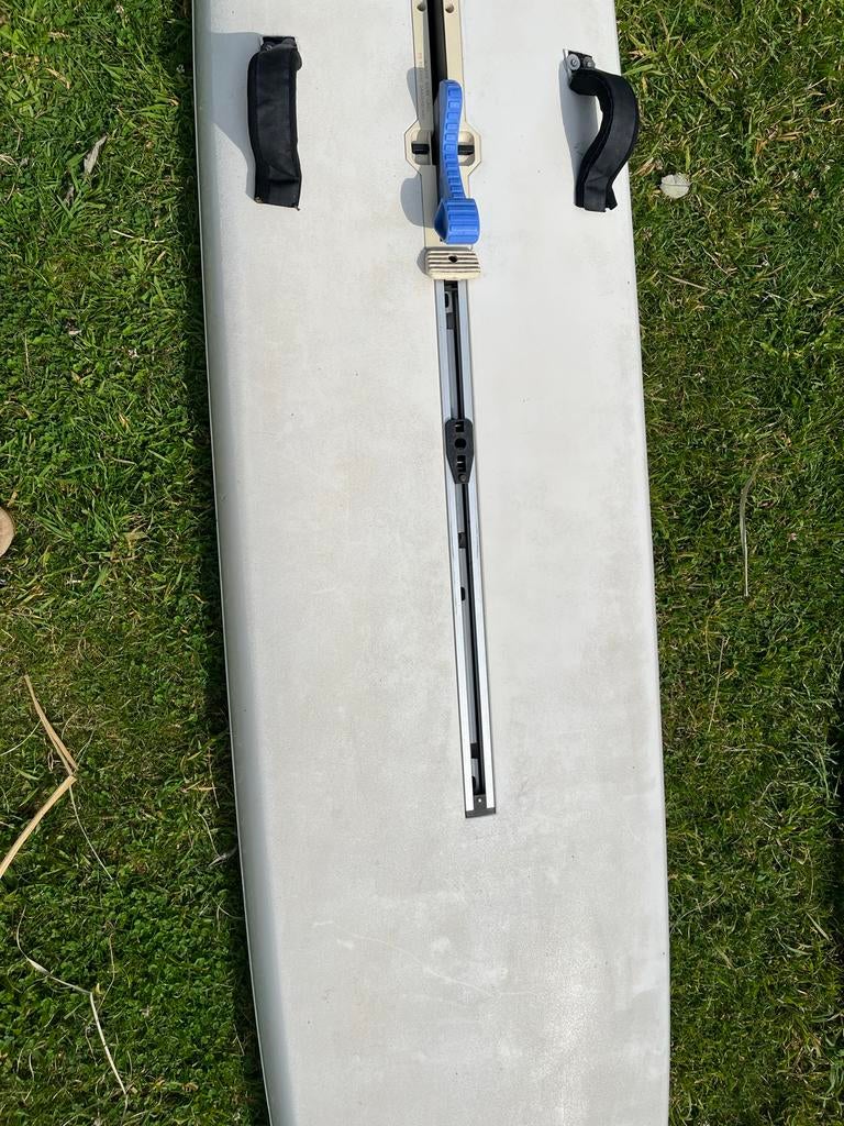 Windsurfplank Tiga Raceboard, Ophalen, Gebruikt, 300 cm of meer, Plank