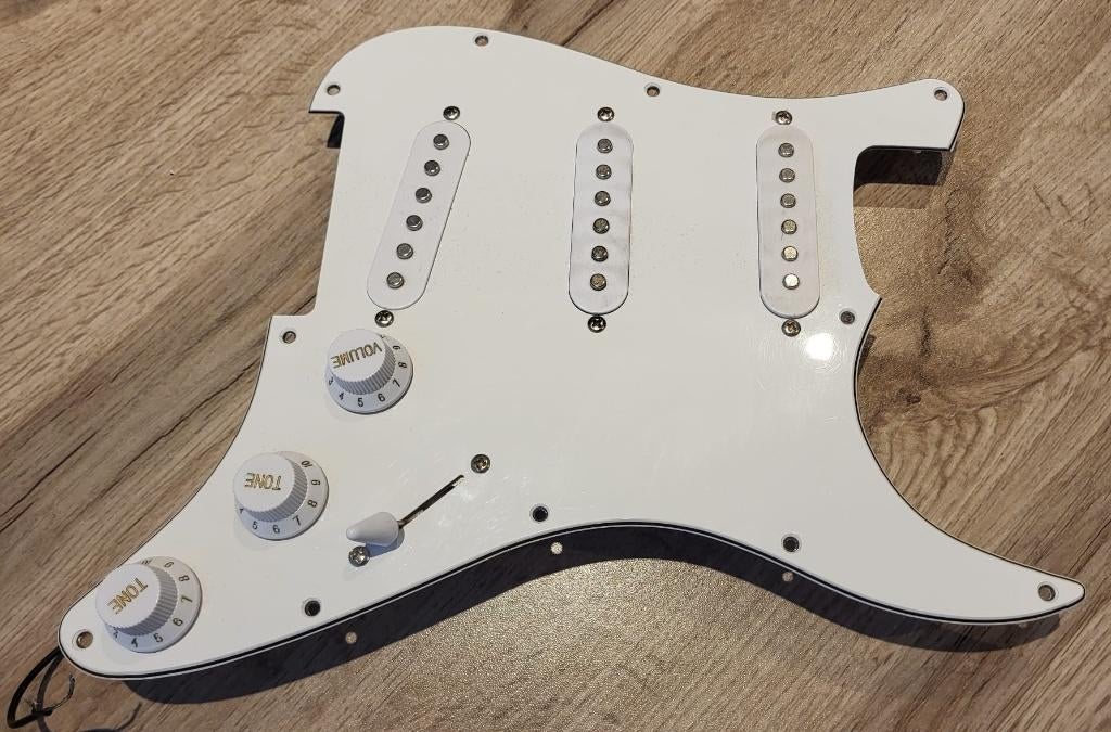 Slagplaat + pick-ups Squier, Muziek en Instrumenten, Instrumenten | Onderdelen, Ophalen of Verzenden, Zo goed als nieuw, Elektrische gitaar