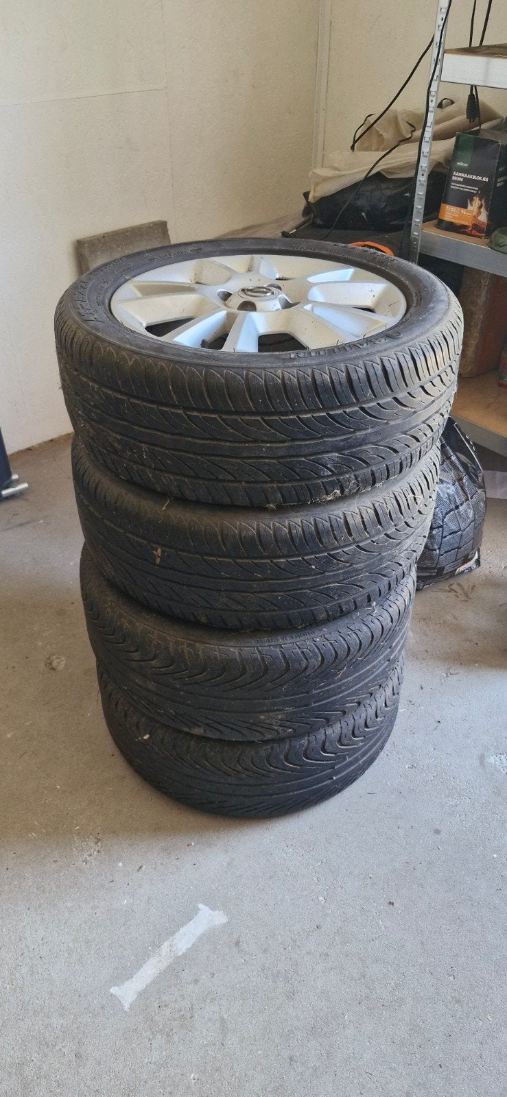 Lichtmetalen Opel velgen met zomerbanden 205/50 16, Auto-onderdelen, Banden en Velgen, Ophalen, Gebruikt, 16 inch, Banden en Velgen