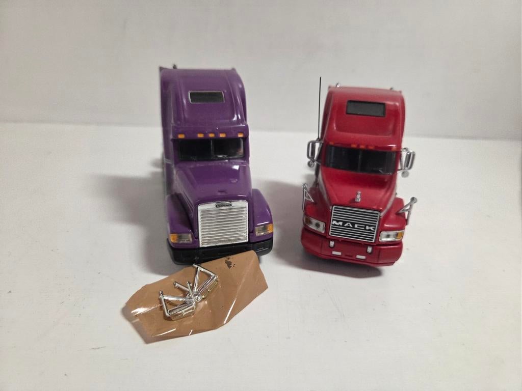 Matchbox Freightliner,Mack trucks, ., Ophalen of Verzenden, Zo goed als nieuw, .