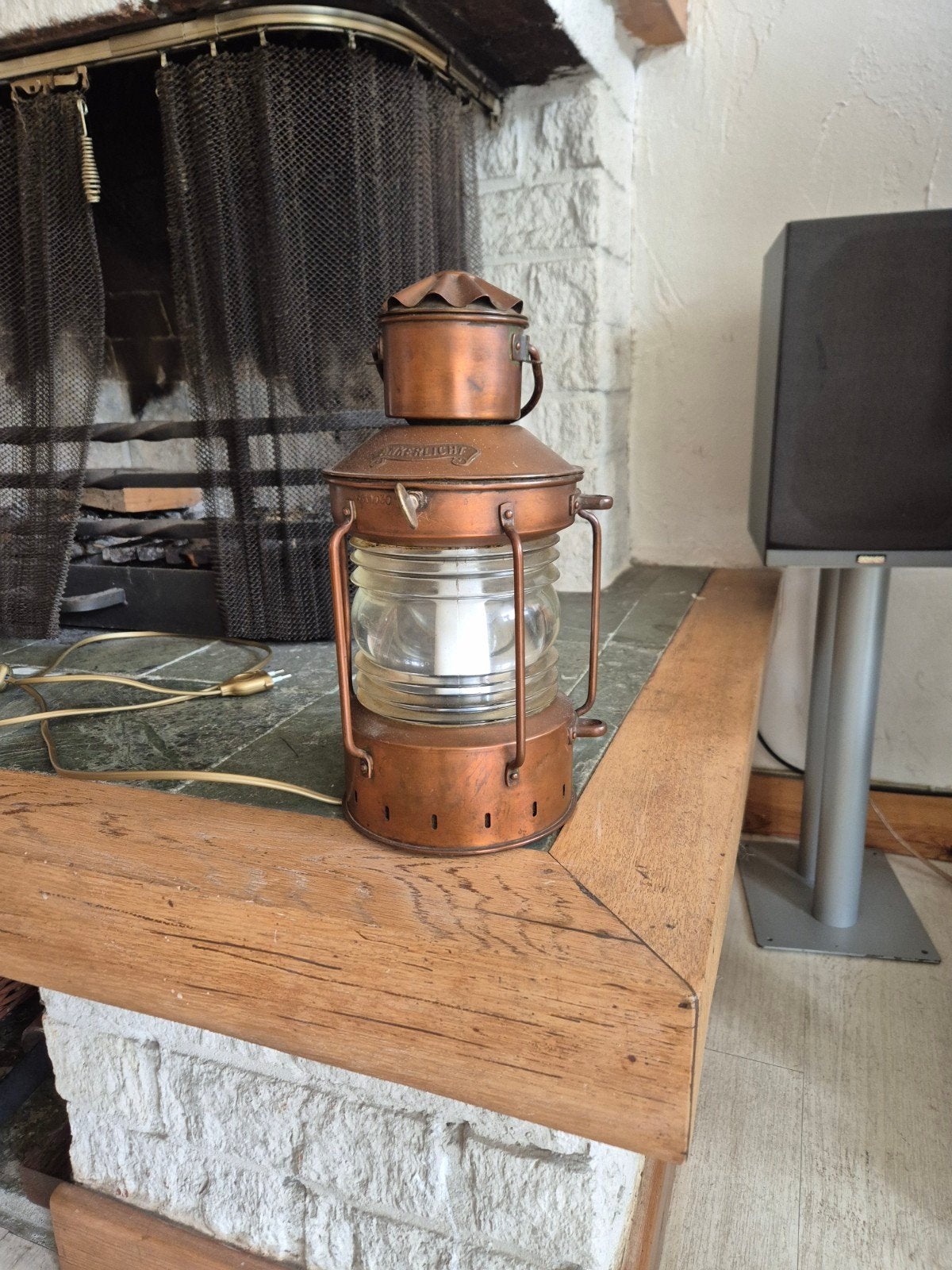 Ankerlicht electrisch, Ophalen
