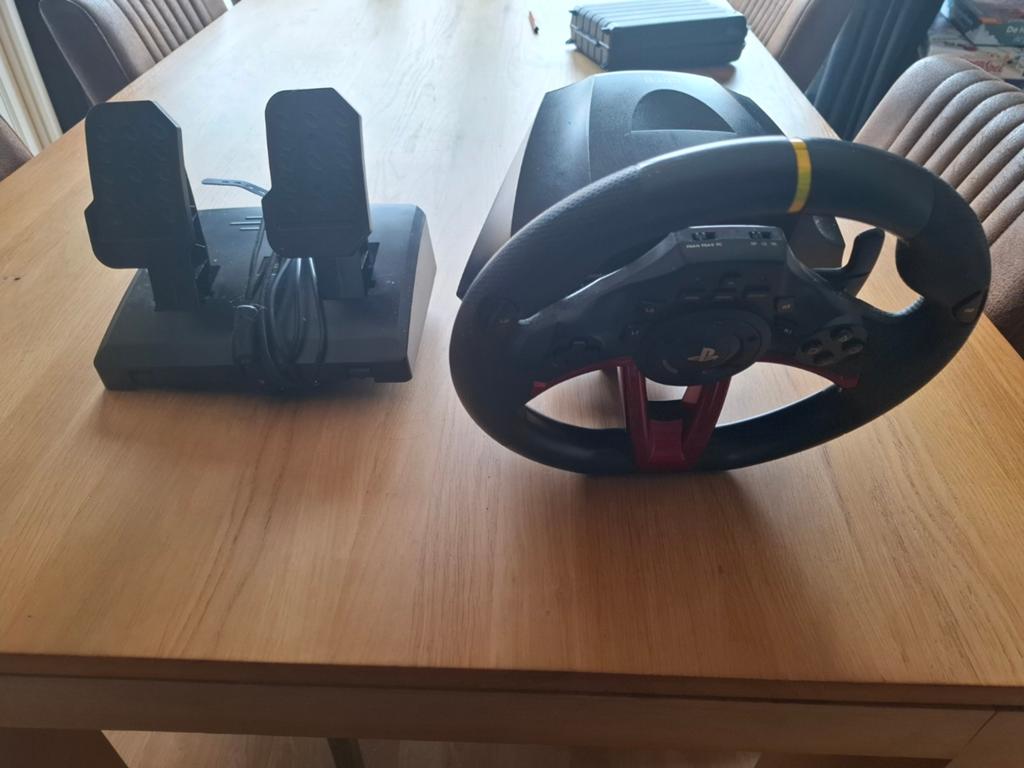 Racestuur met pedalen voor playstation en pc., Ophalen, Racestuur, PlayStation, Zo goed als nieuw