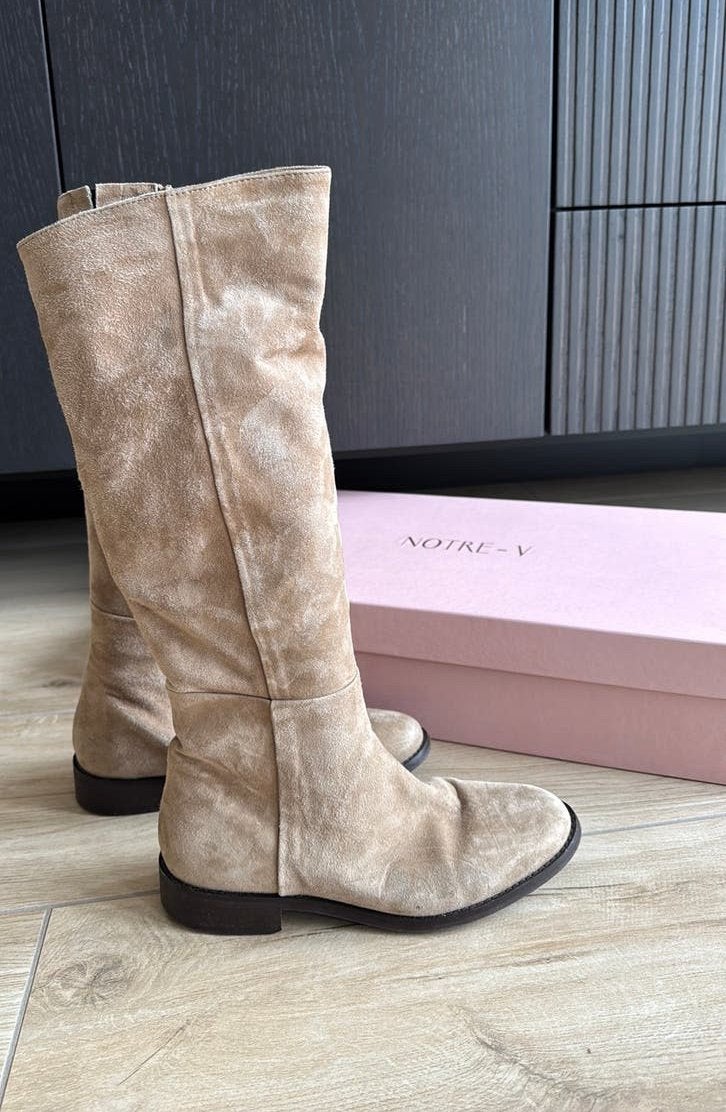 Beige suede laarzen maat 38 Notre-V, Hoge laarzen, Beige, Ophalen of Verzenden, Zo goed als nieuw