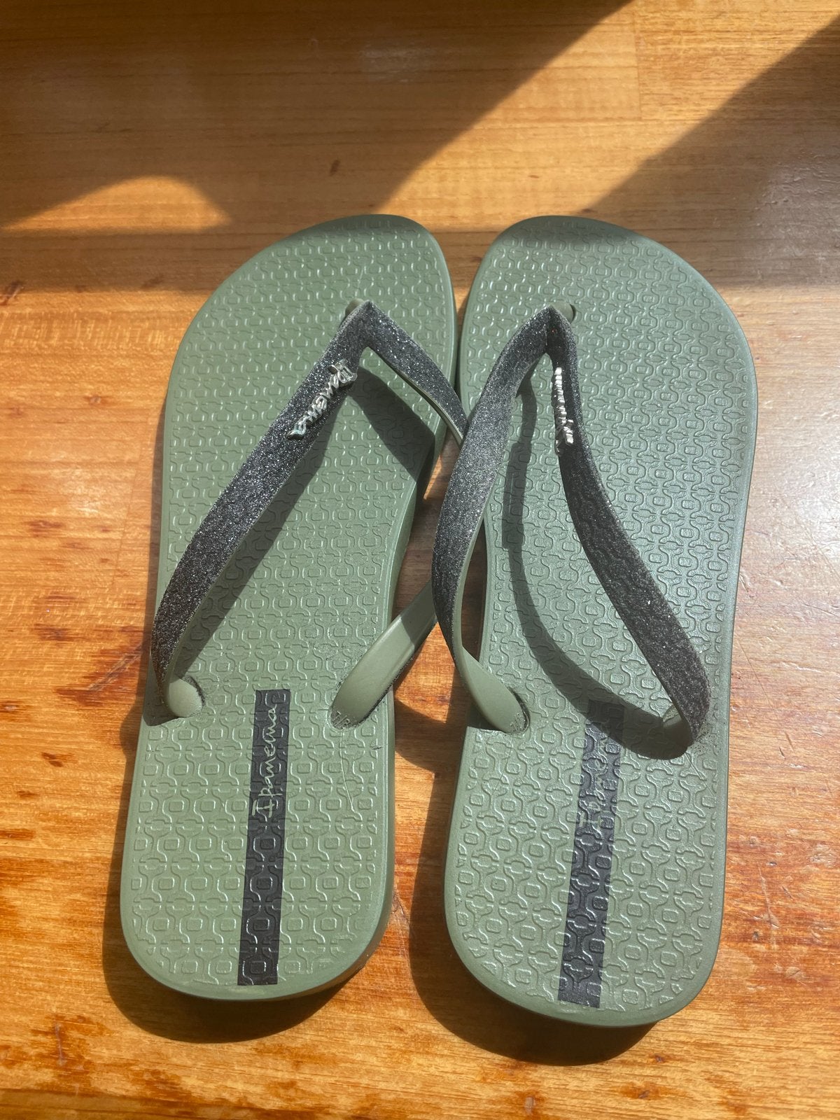 Ipanema slippers groen met glitter, zo goed als nieuw, mt 39, Ophalen of Verzenden, Zo goed als nieuw, Groen, Slippers