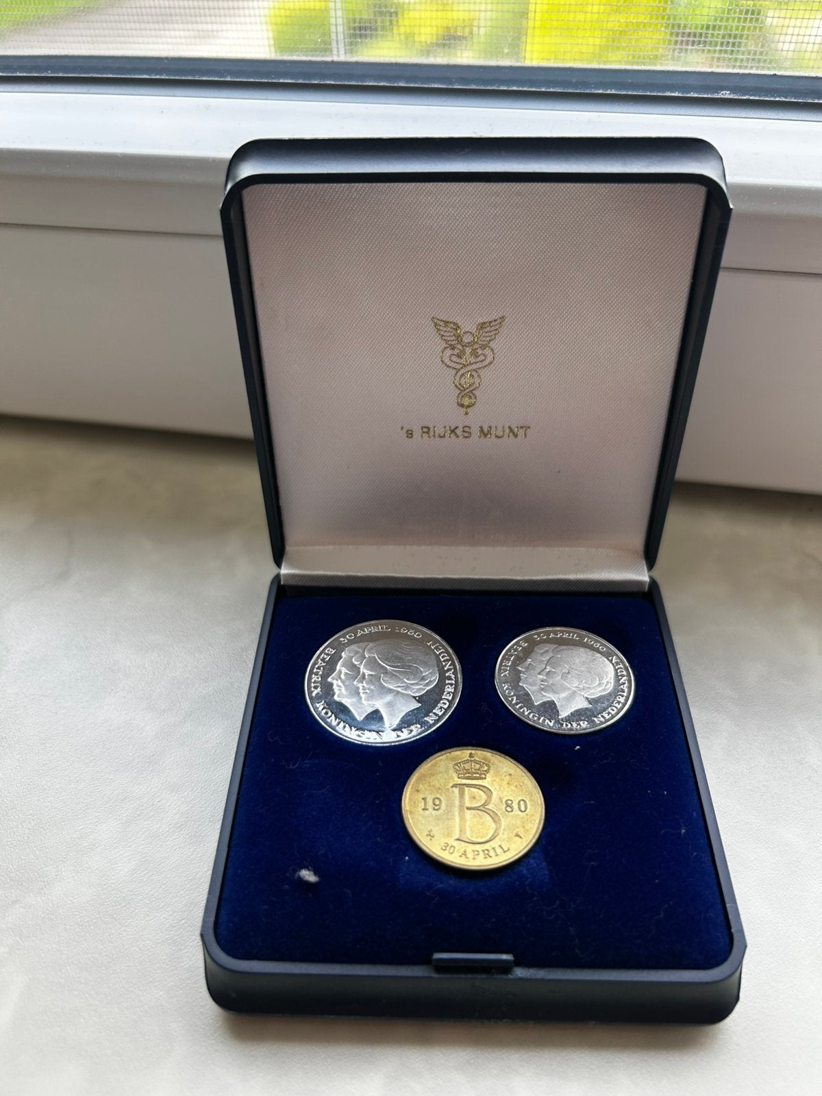 Muntset Koningin Juliana en Beatrix 1980, Postzegels en Munten, Munten | Nederland, 1 gulden, Koningin Juliana, Setje, Goud